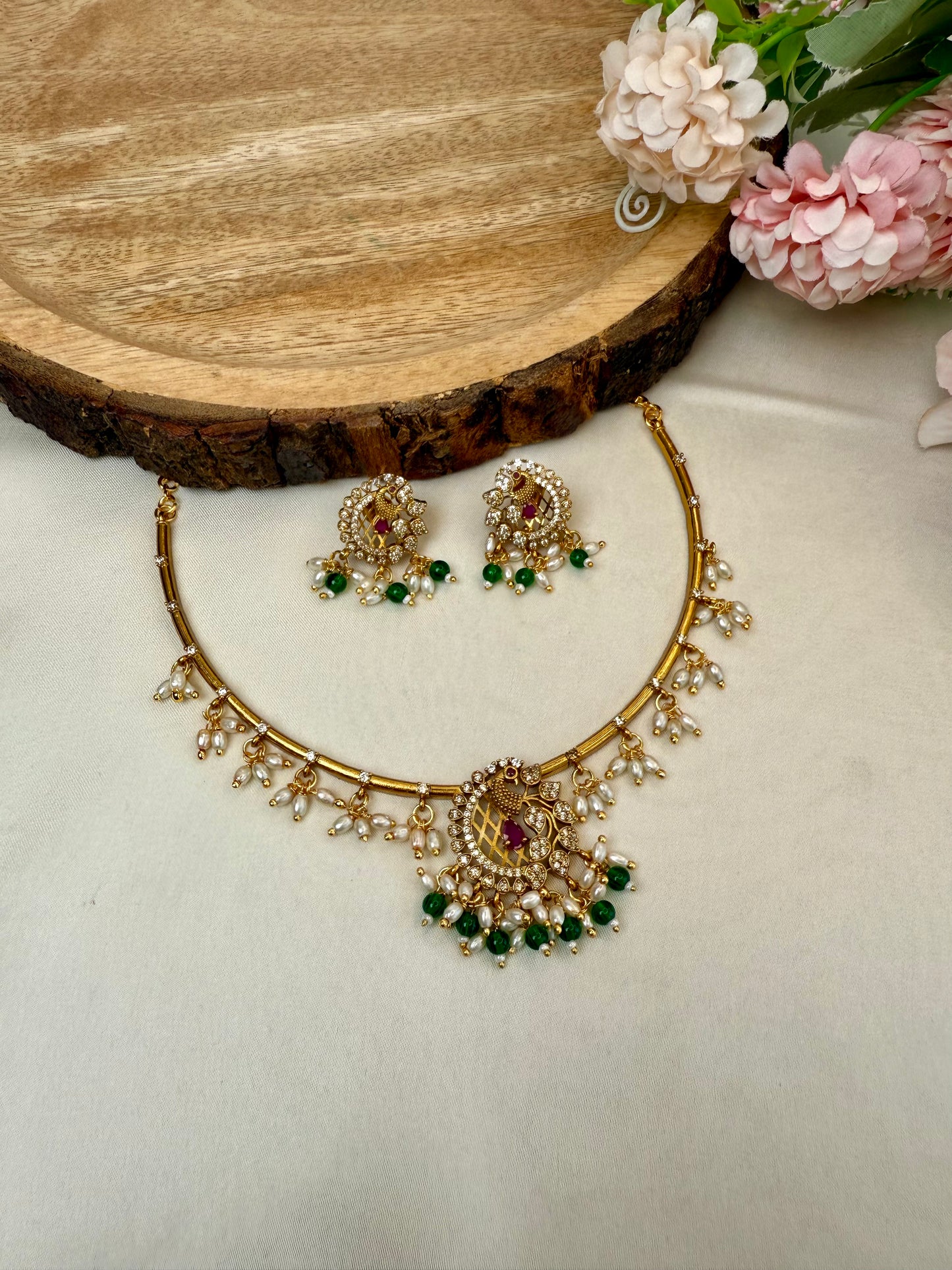 Peacock Design AD Pearl Hasli Set
