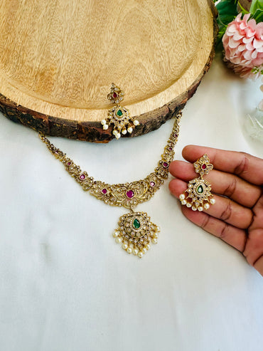 Intricate Design Temple Finish Necklace Set