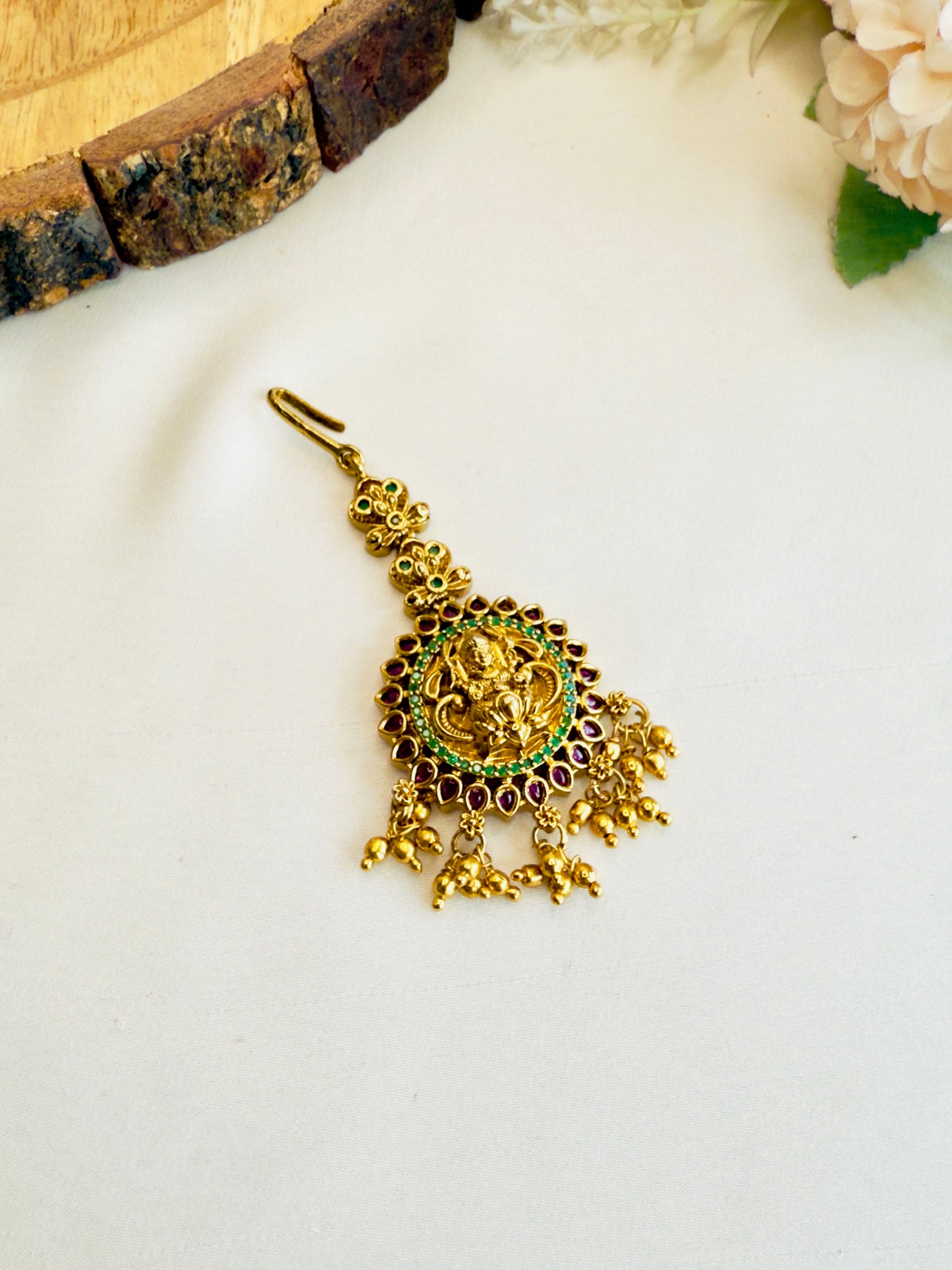 Lakshmi Motif Kemp Mang Tika