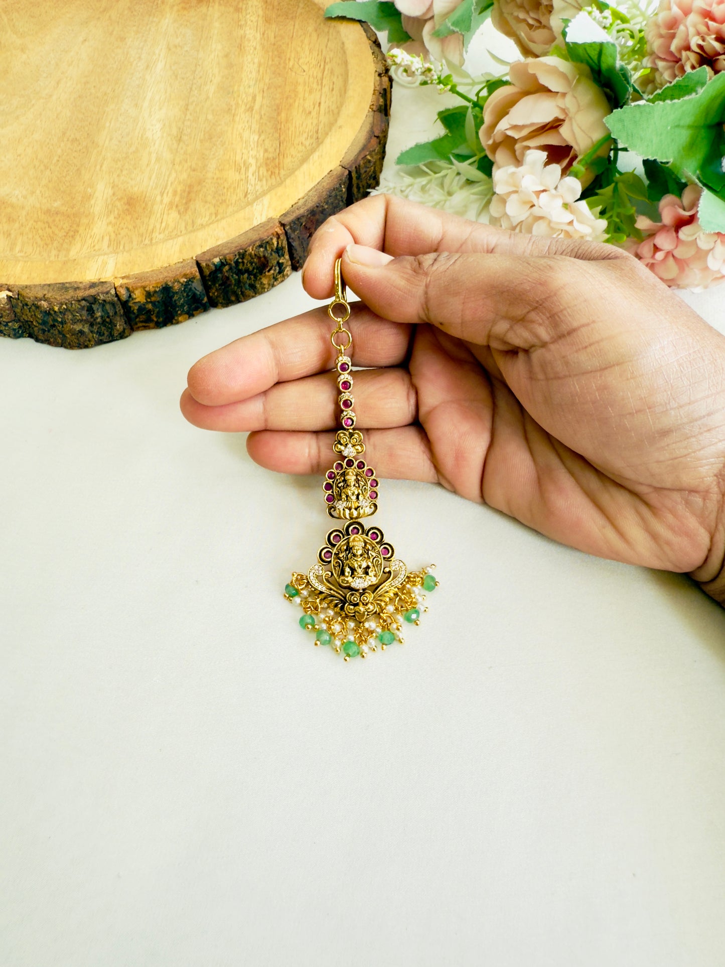 Lakshmi Motif Mangtika