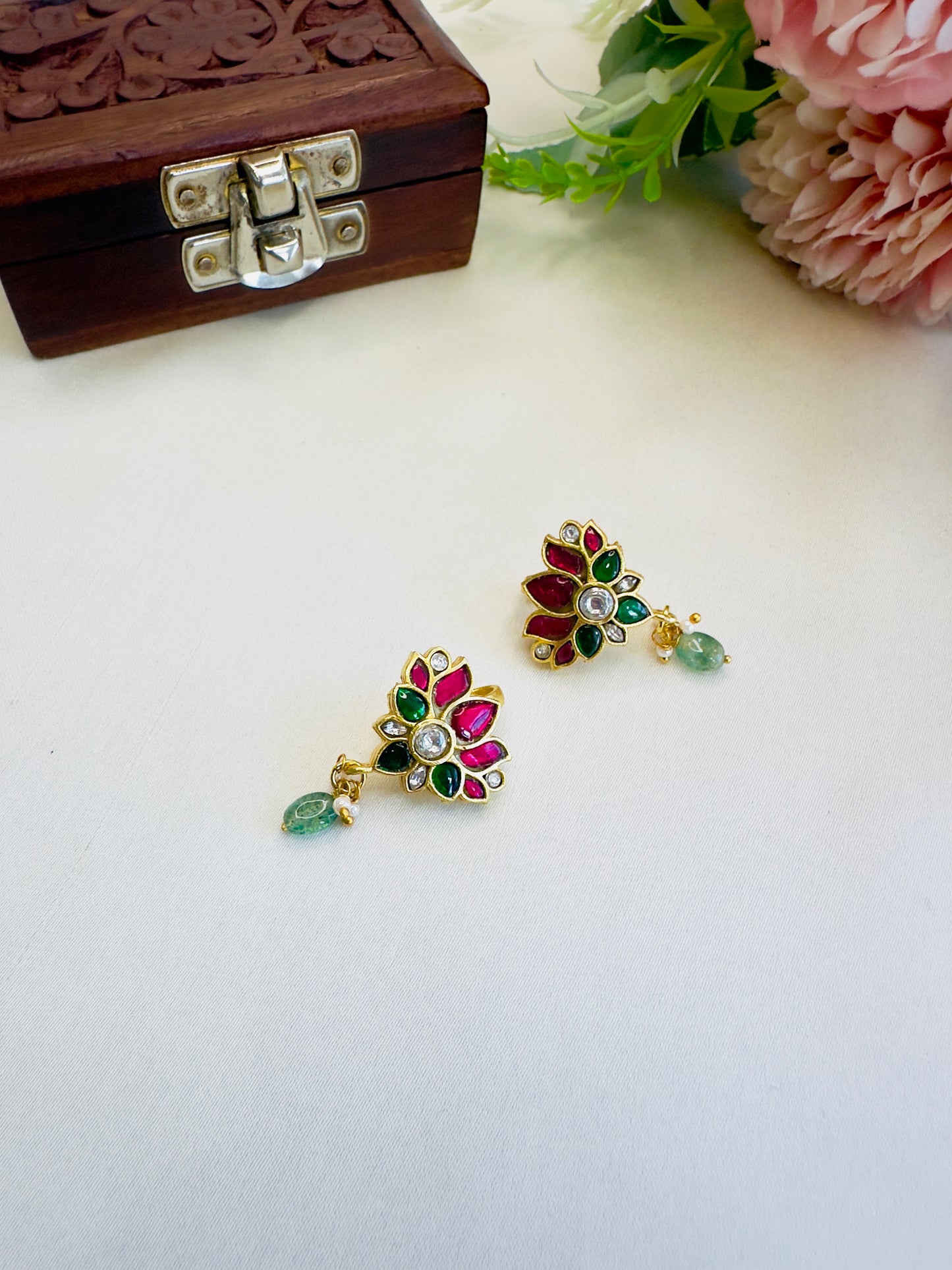 Multicolor Lotus Bugadi
