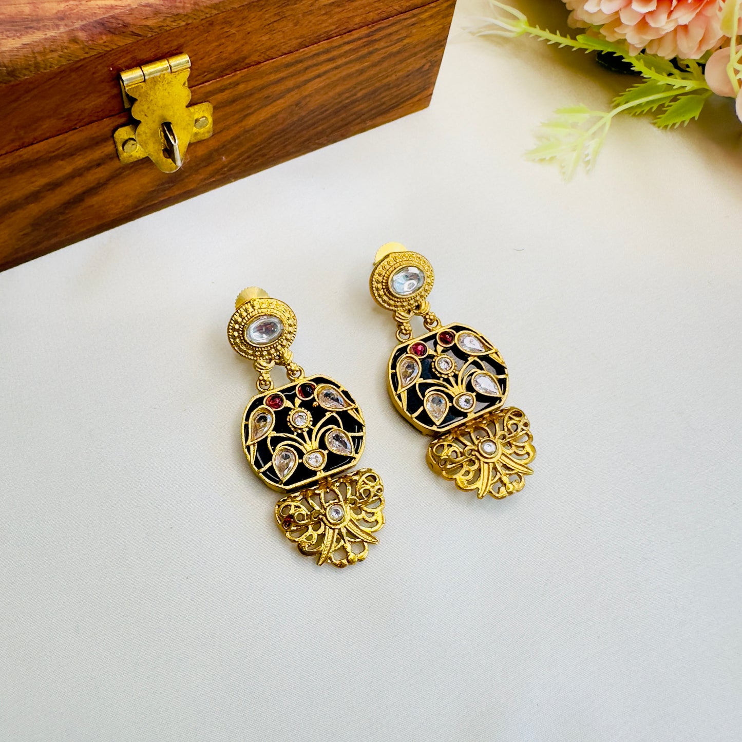 Apala Polish Inlay work Hasli with Earrings