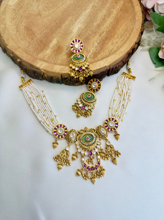 Beautiful Flower Design Necklace Set