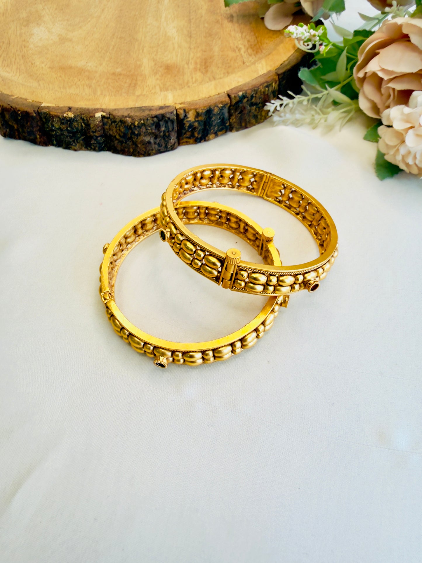 Gehutode Premium Matt Gold Finish bangles