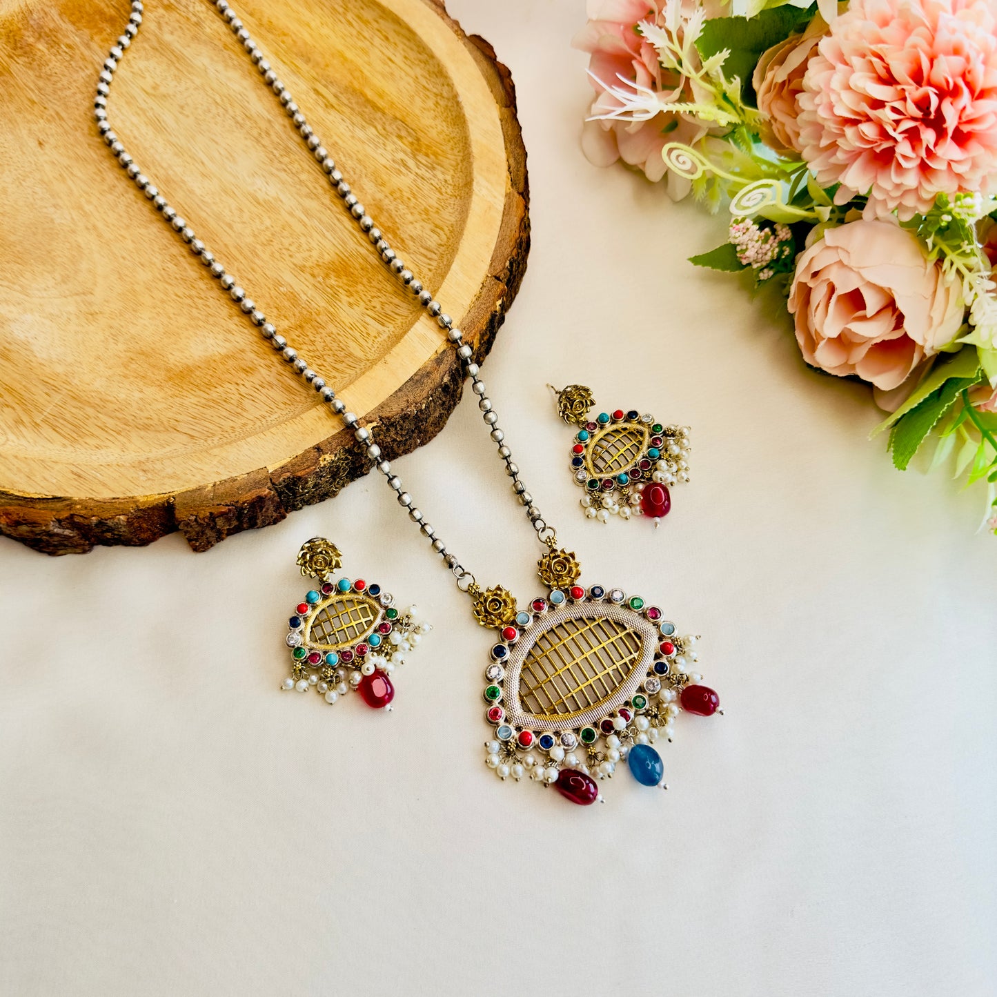 Beautiful Delicate Silver Long Chain Pendant set