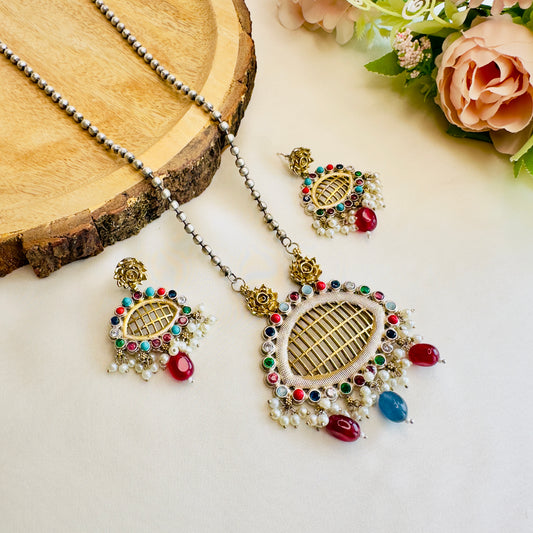 Beautiful Delicate Silver Long Chain Pendant set