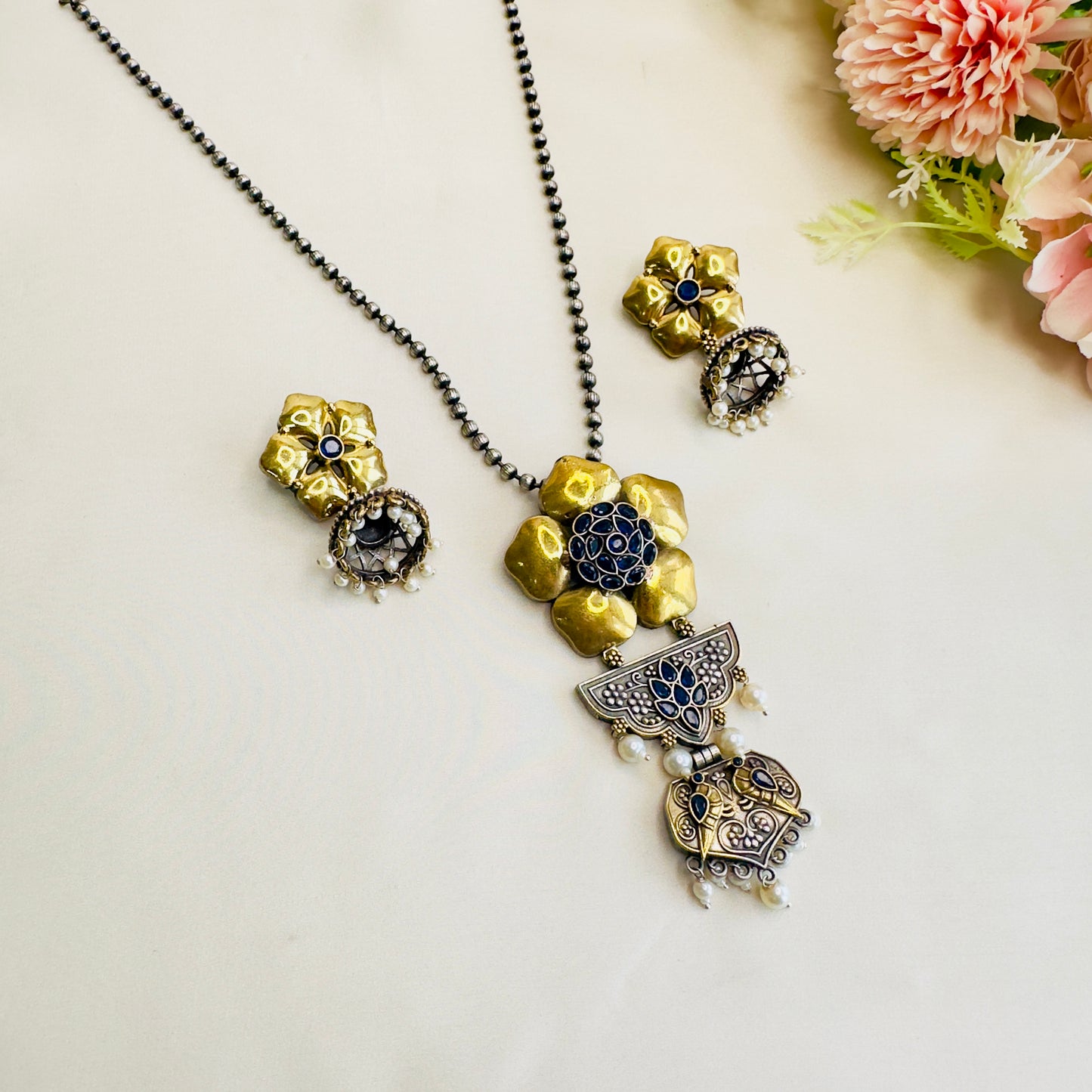 Flower Design Silver Pendant Earrings Set