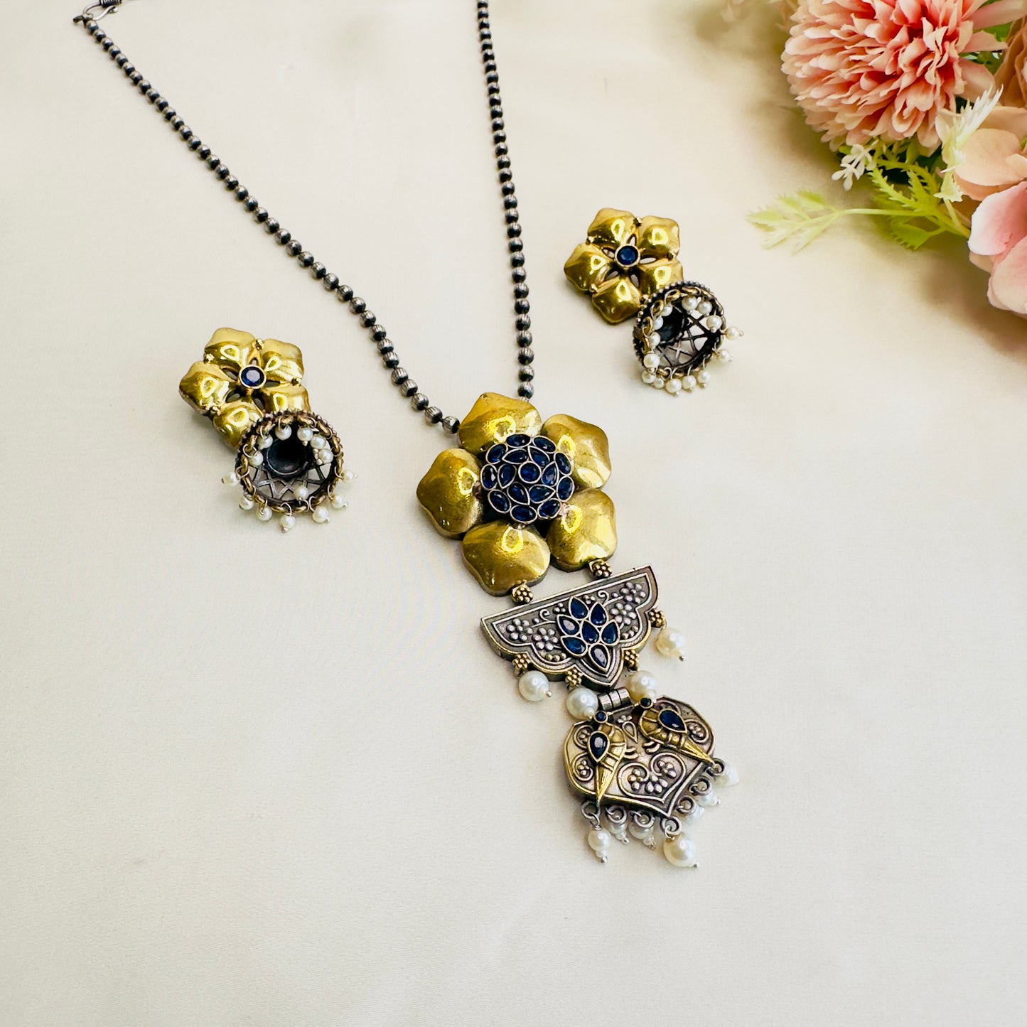 Flower Design Silver Pendant Earrings Set