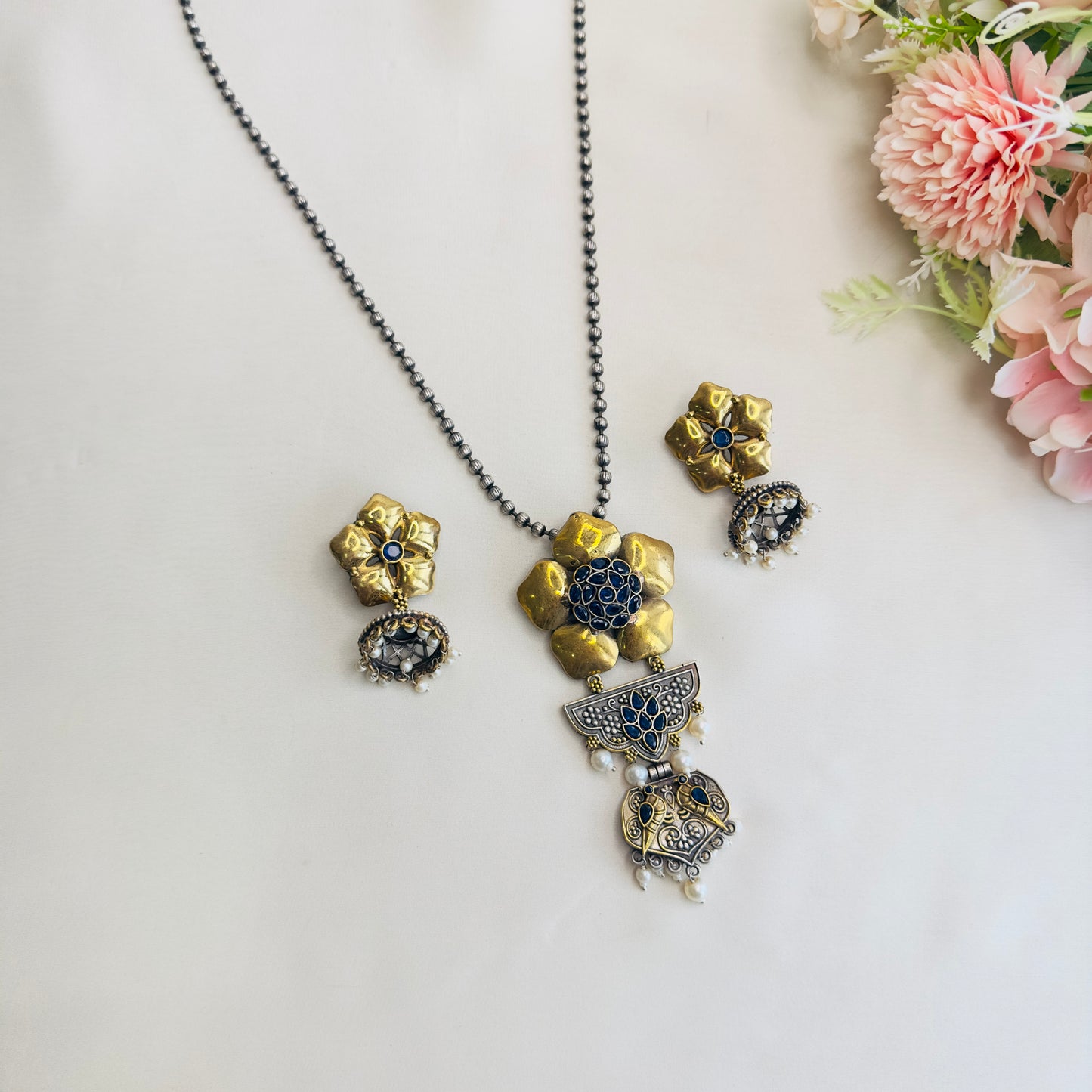 Flower Design Silver Pendant Earrings Set