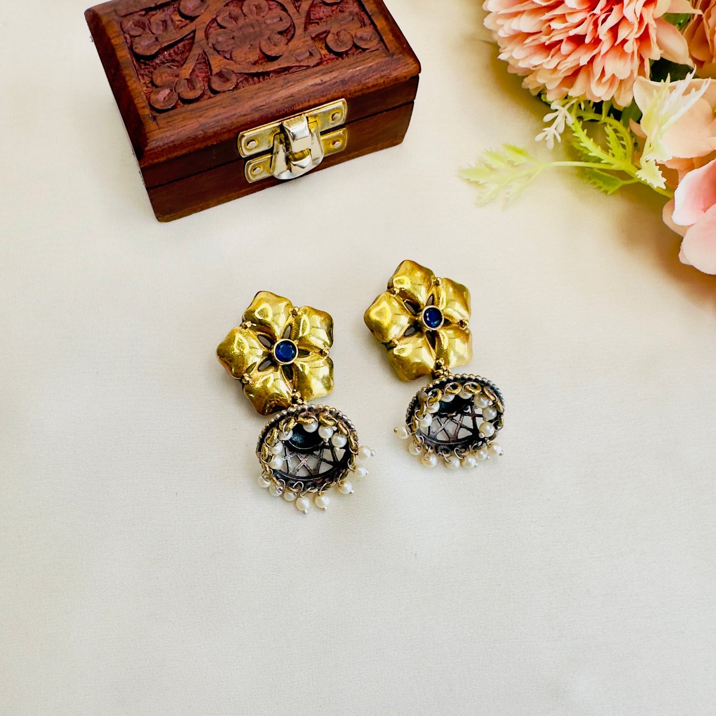 Flower Design Silver Pendant Earrings Set