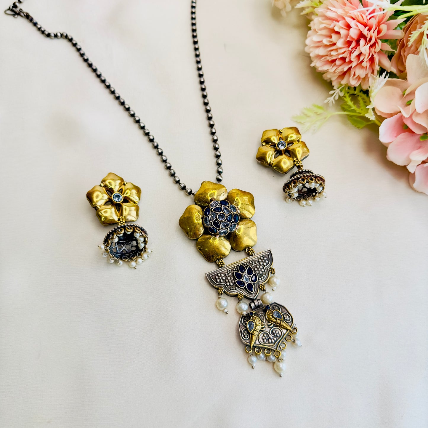 Flower Design Silver Pendant Earrings Set
