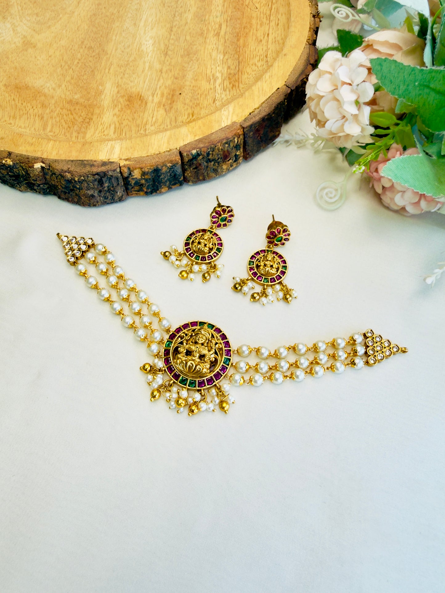 Laxmi Ji Motif Pearl Choker Set