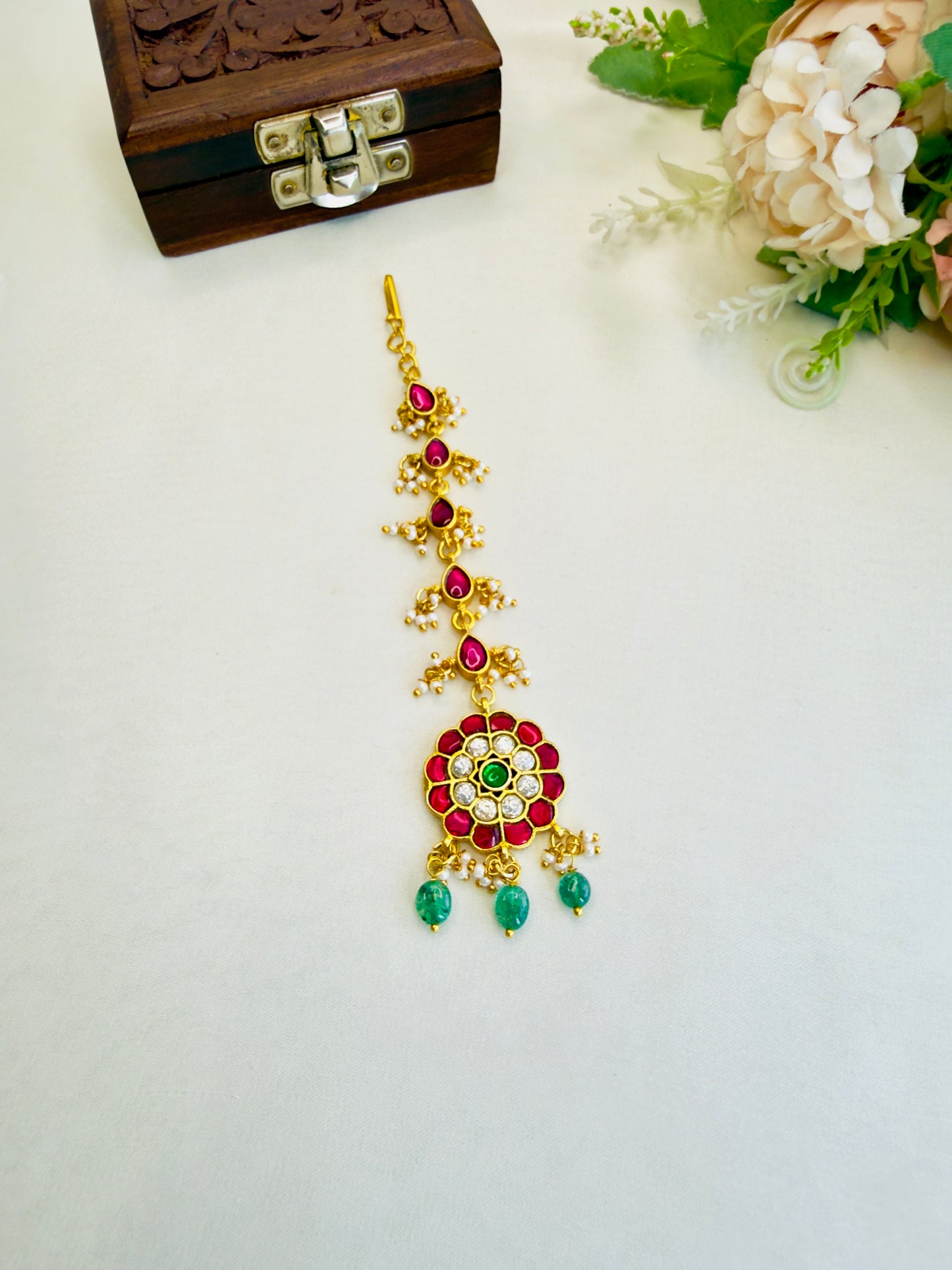 Multicolor Circle Jadau Mang Tika