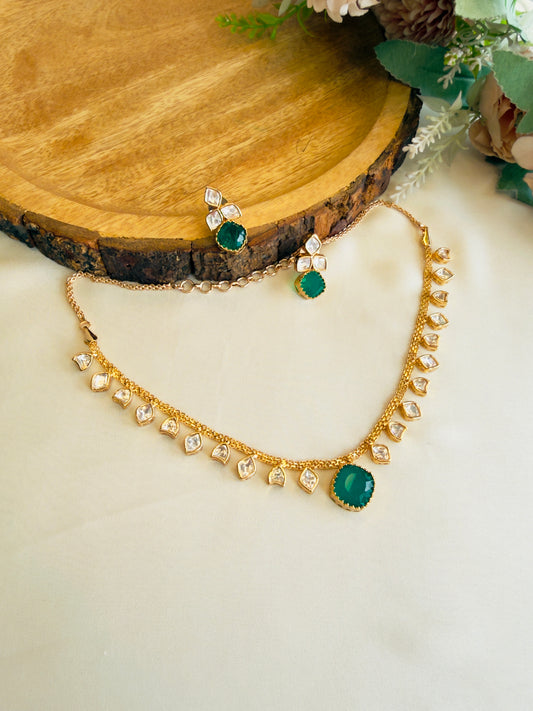 Silver Foiled Kundan Sleek Necklace Set