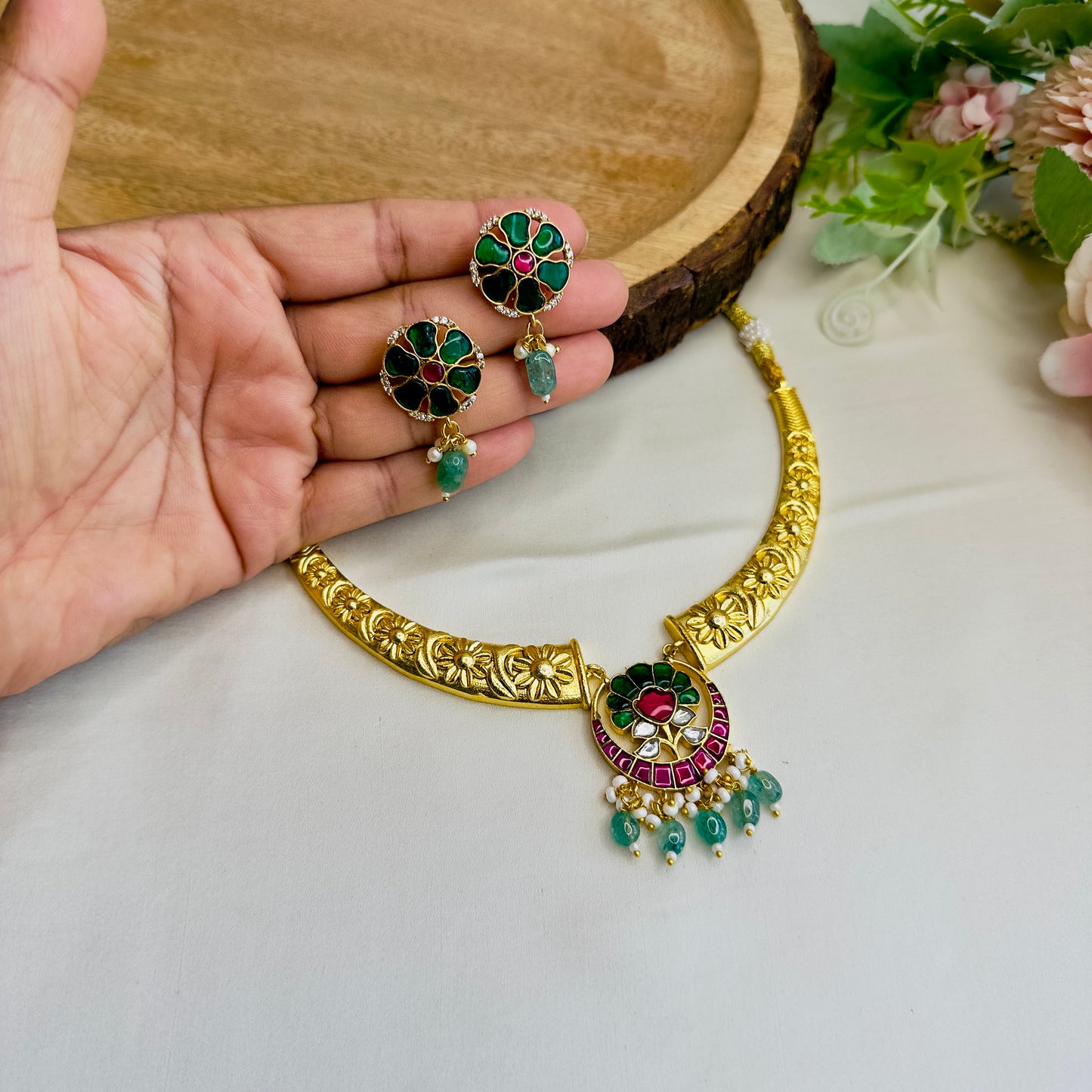 Green Jadau Flower Design Necklace Set