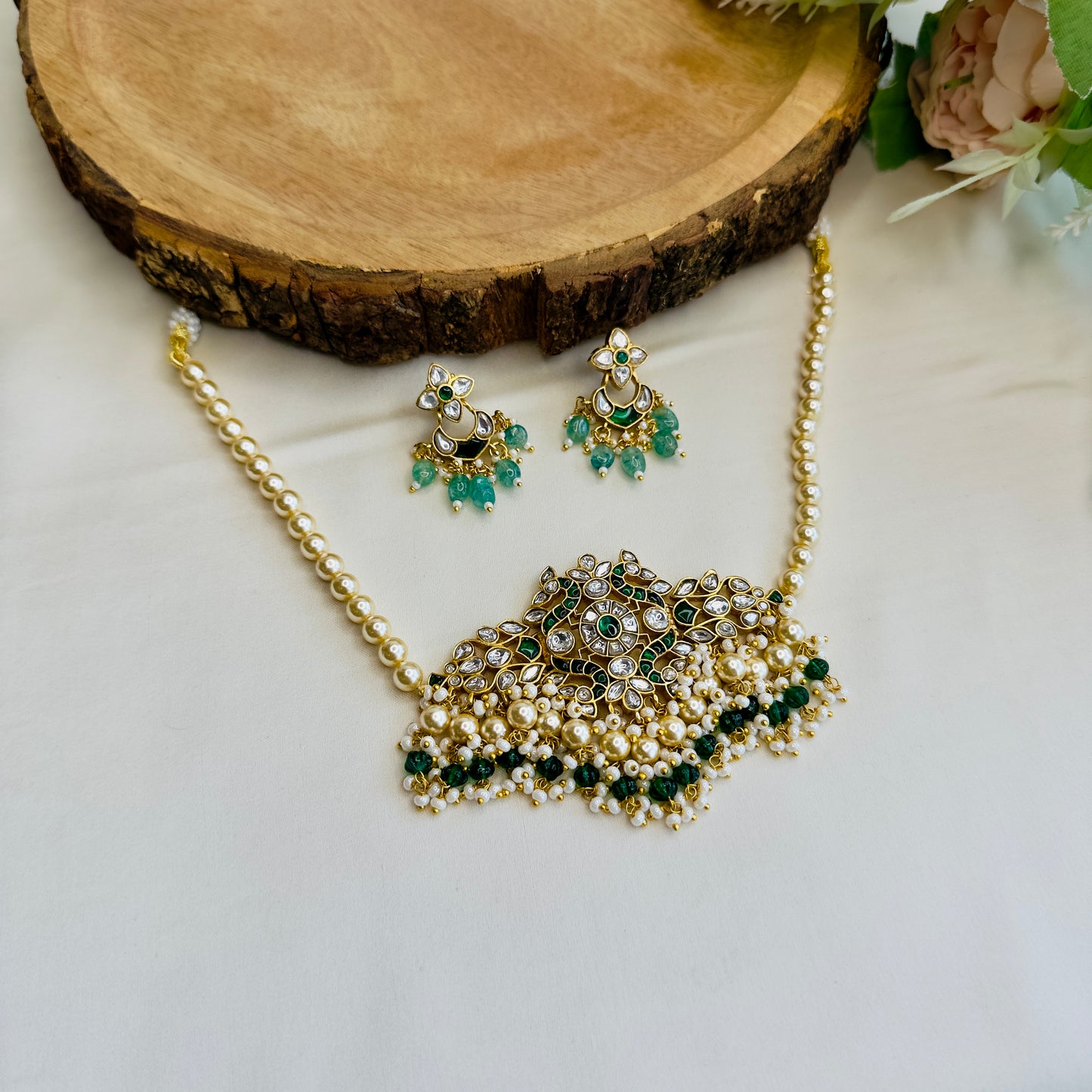 Swarovski Pearls Jadau Green Pendant Choker Set
