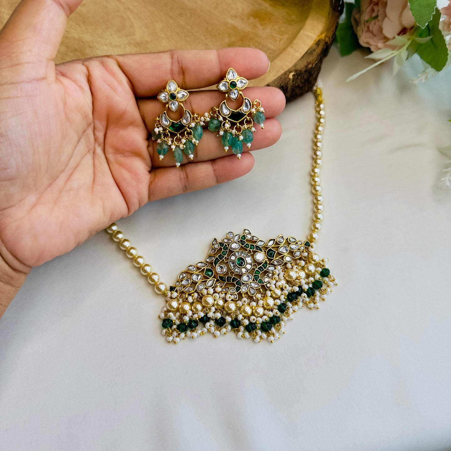Swarovski Pearls Jadau Green Pendant Choker Set