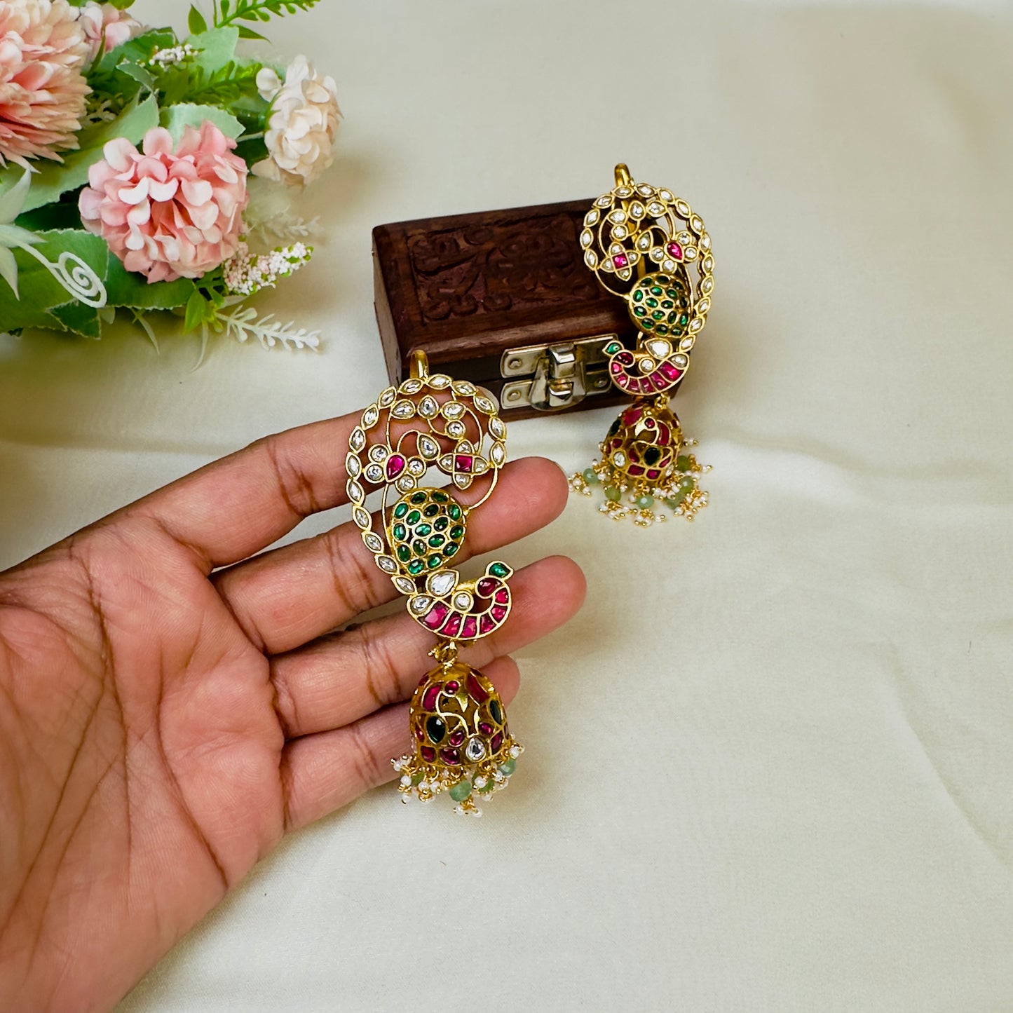 Gold Look a like Jadau Green Earrcuff