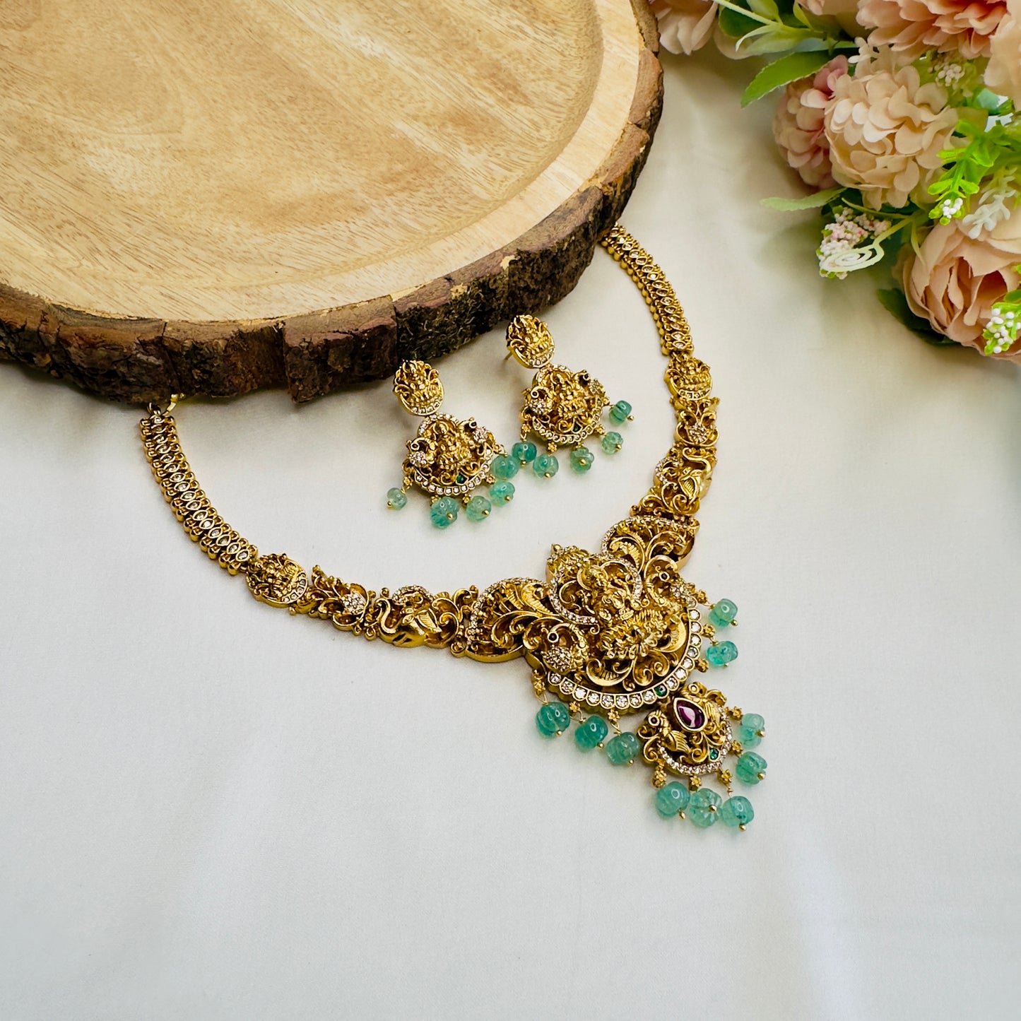 Lakshmi Motif Hasli Pattern Necklace Set