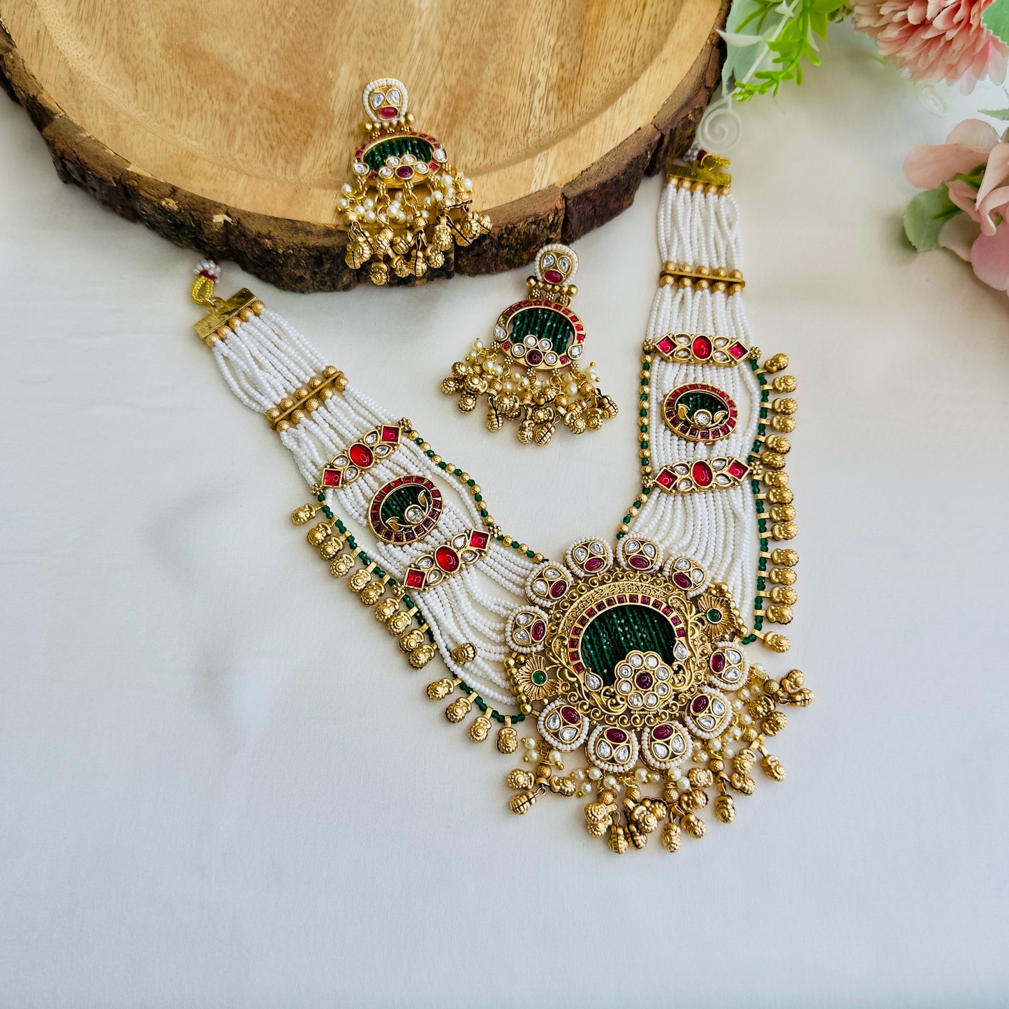 Round Pendant Rajwadi Necklace Set