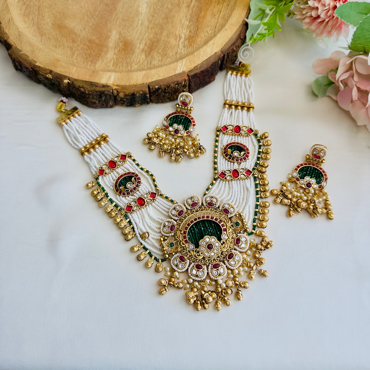Round Pendant Rajwadi Necklace Set
