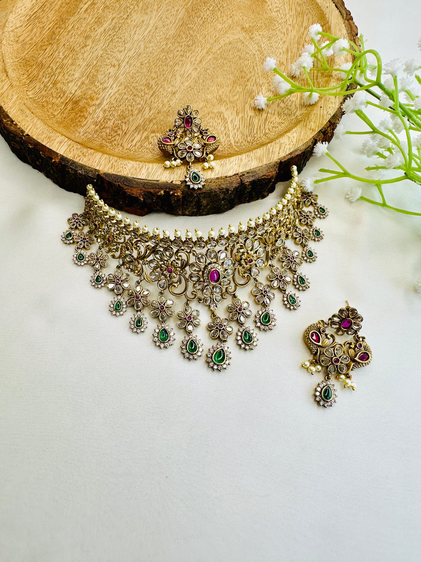 Antique Gold Polish AD Stone Choker Set