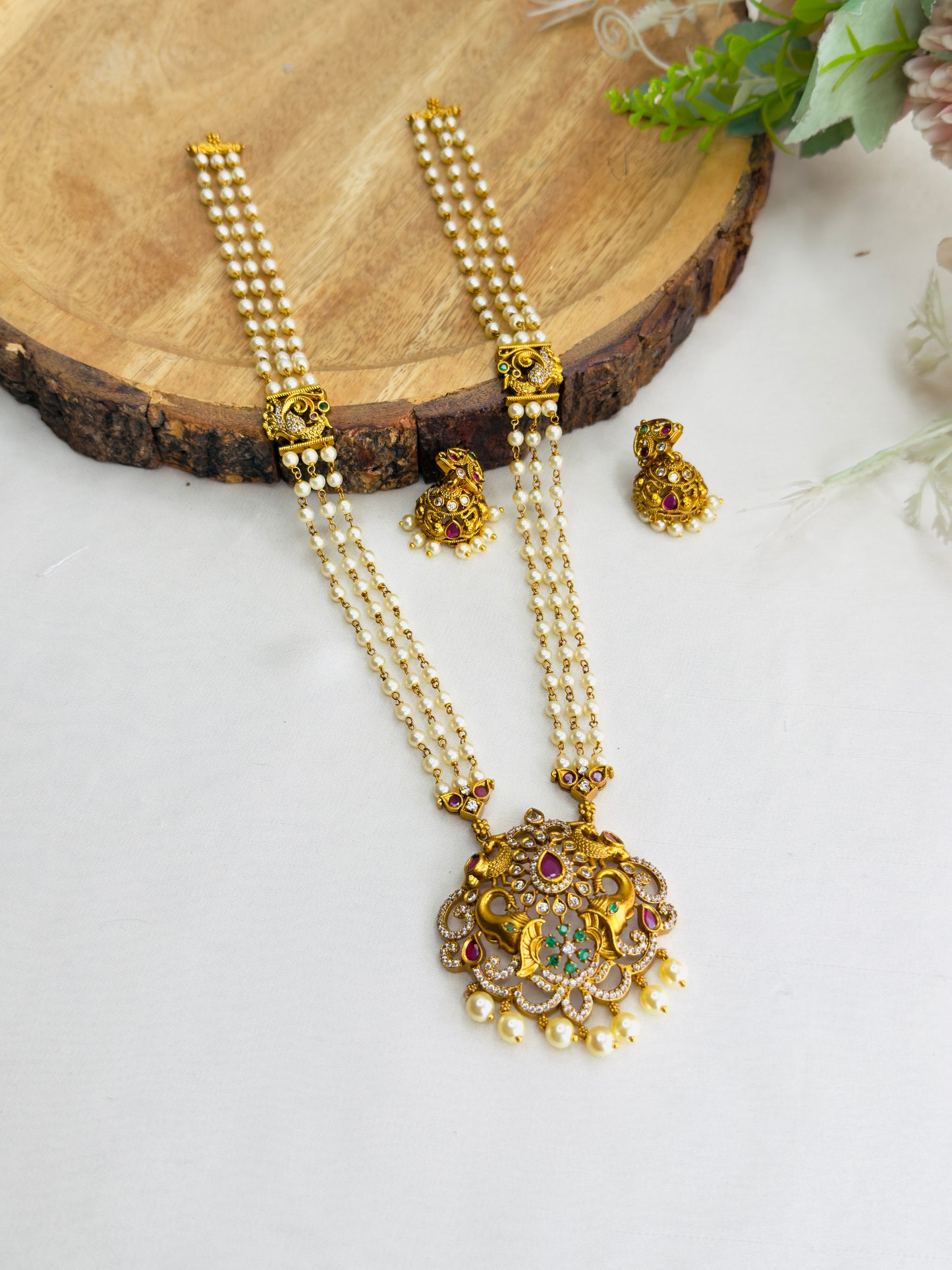 Elephant Motif Mid Length Necklace Set