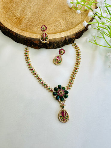 Green Flower Pendant Necklace Set