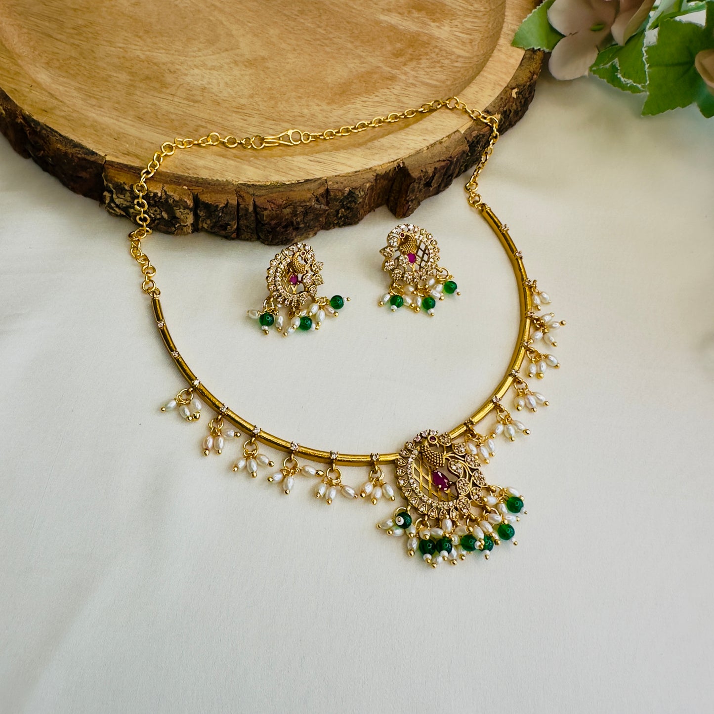 Peacock Design AD Pearl Hasli Set