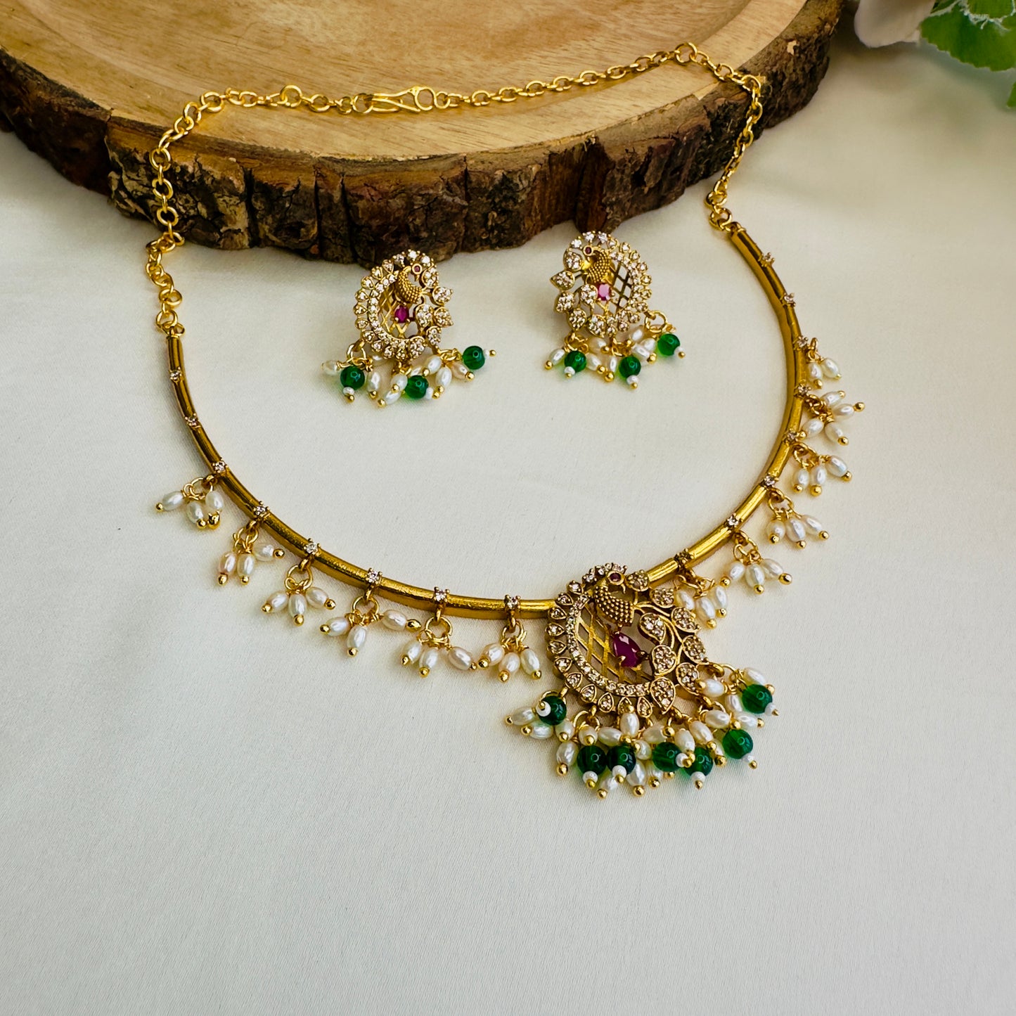 Peacock Design AD Pearl Hasli Set