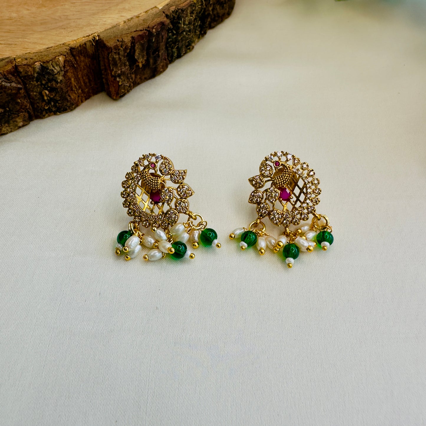 Peacock Design AD Pearl Hasli Set