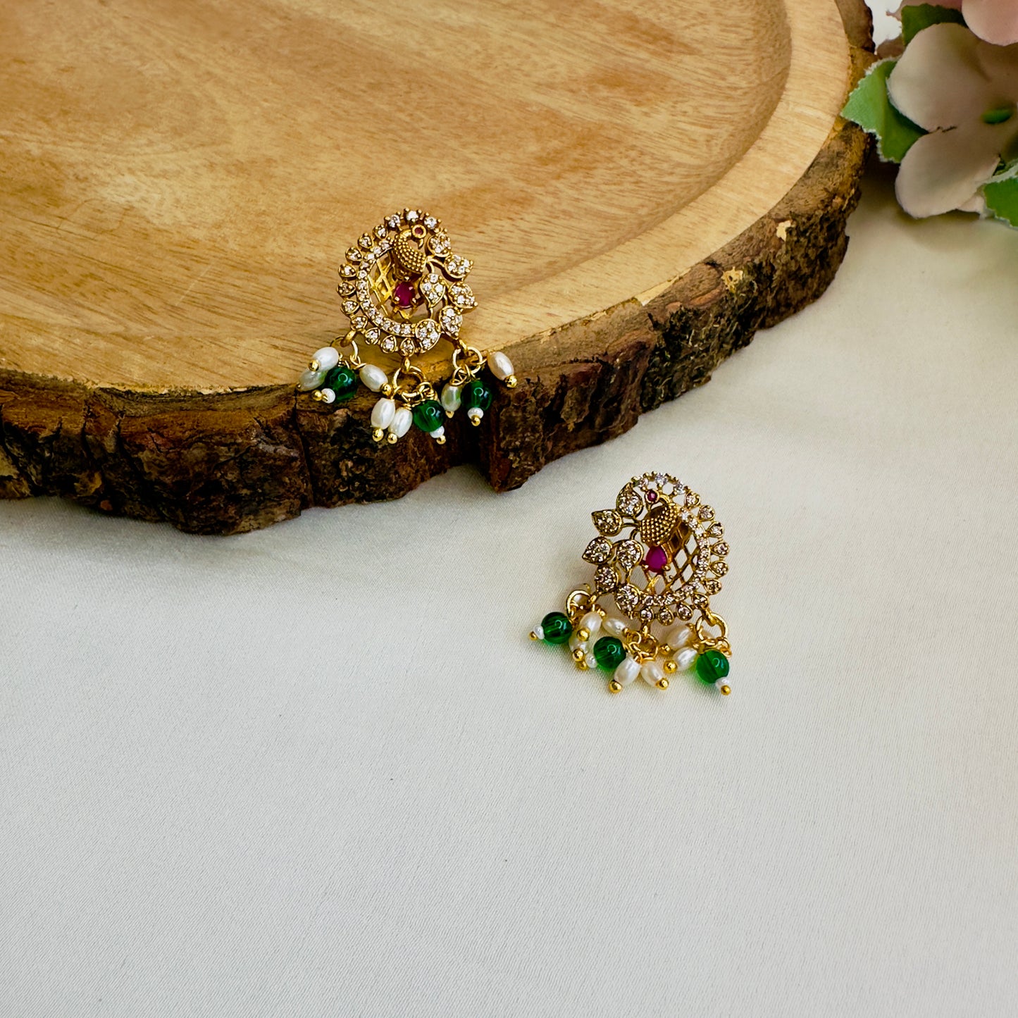 Peacock Design AD Pearl Hasli Set