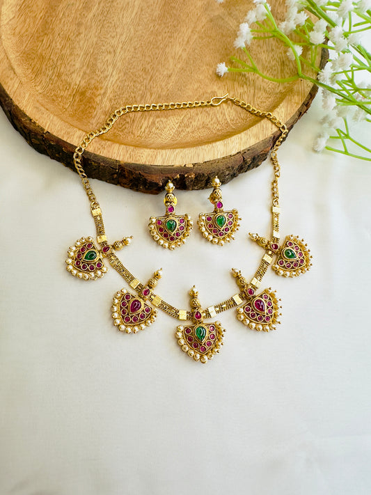 Five Pendant Necklace Set
