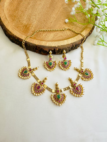 Five Pendant Necklace Set