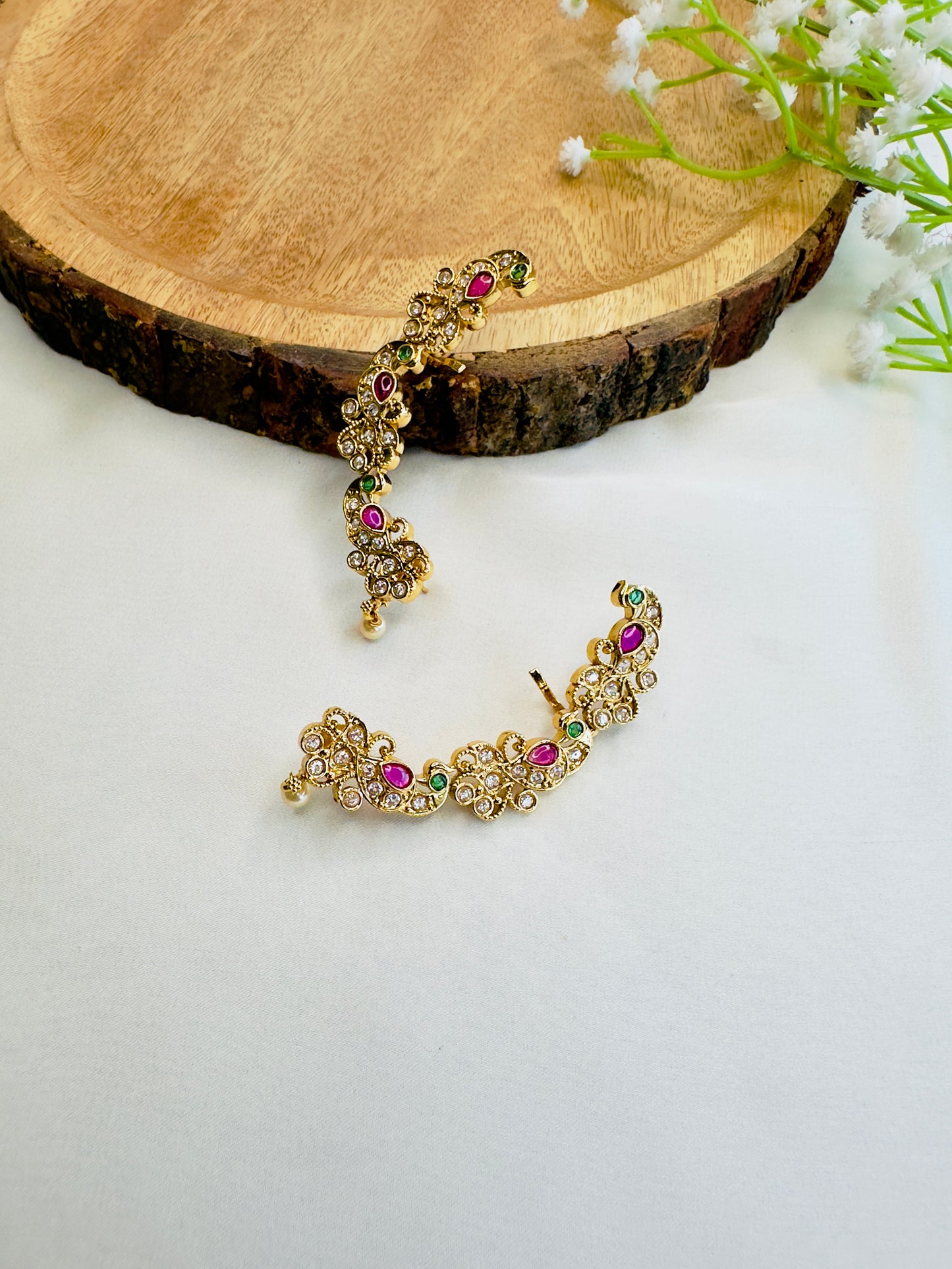 Beautiful Light weight Ear cuff