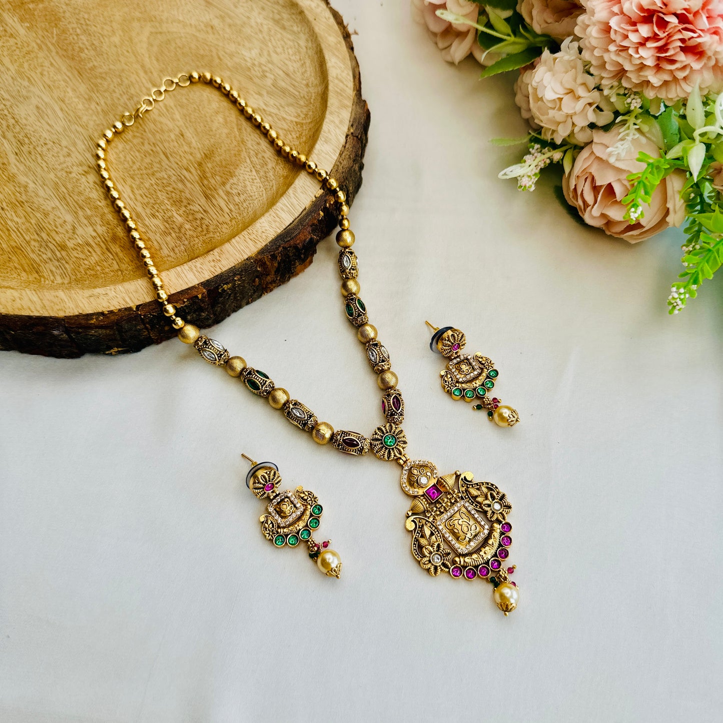 Oval Shaped Beads Mala Pendant Set