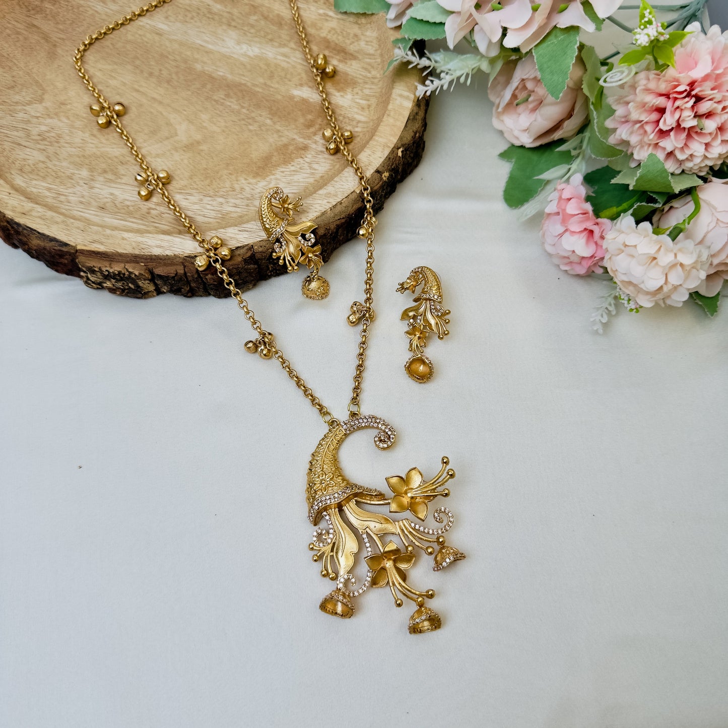 AD work Designer Pendant Necklace Set