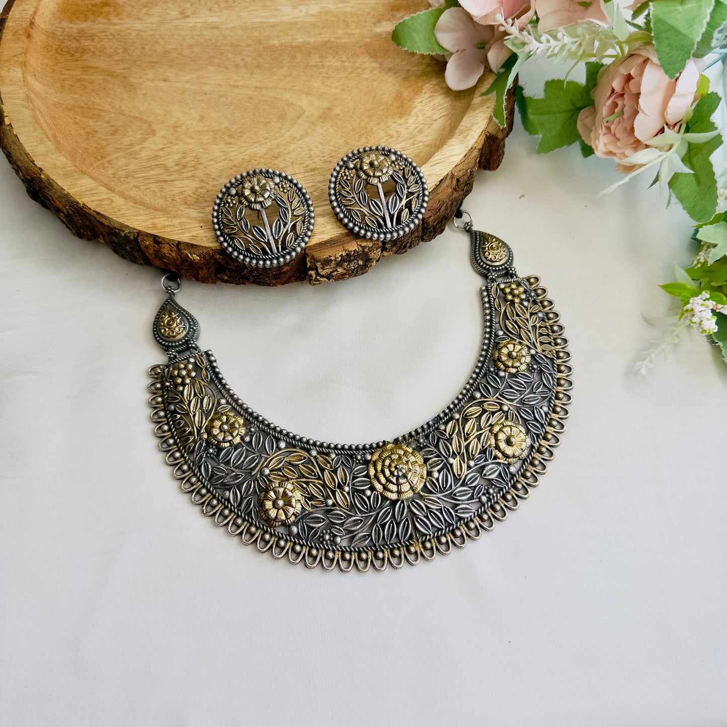 Dual Tone Silver Replica Hasli with Stud Earrings