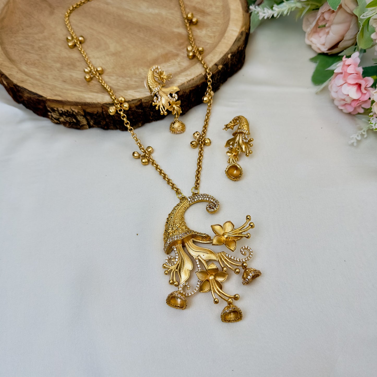 AD work Designer Pendant Necklace Set