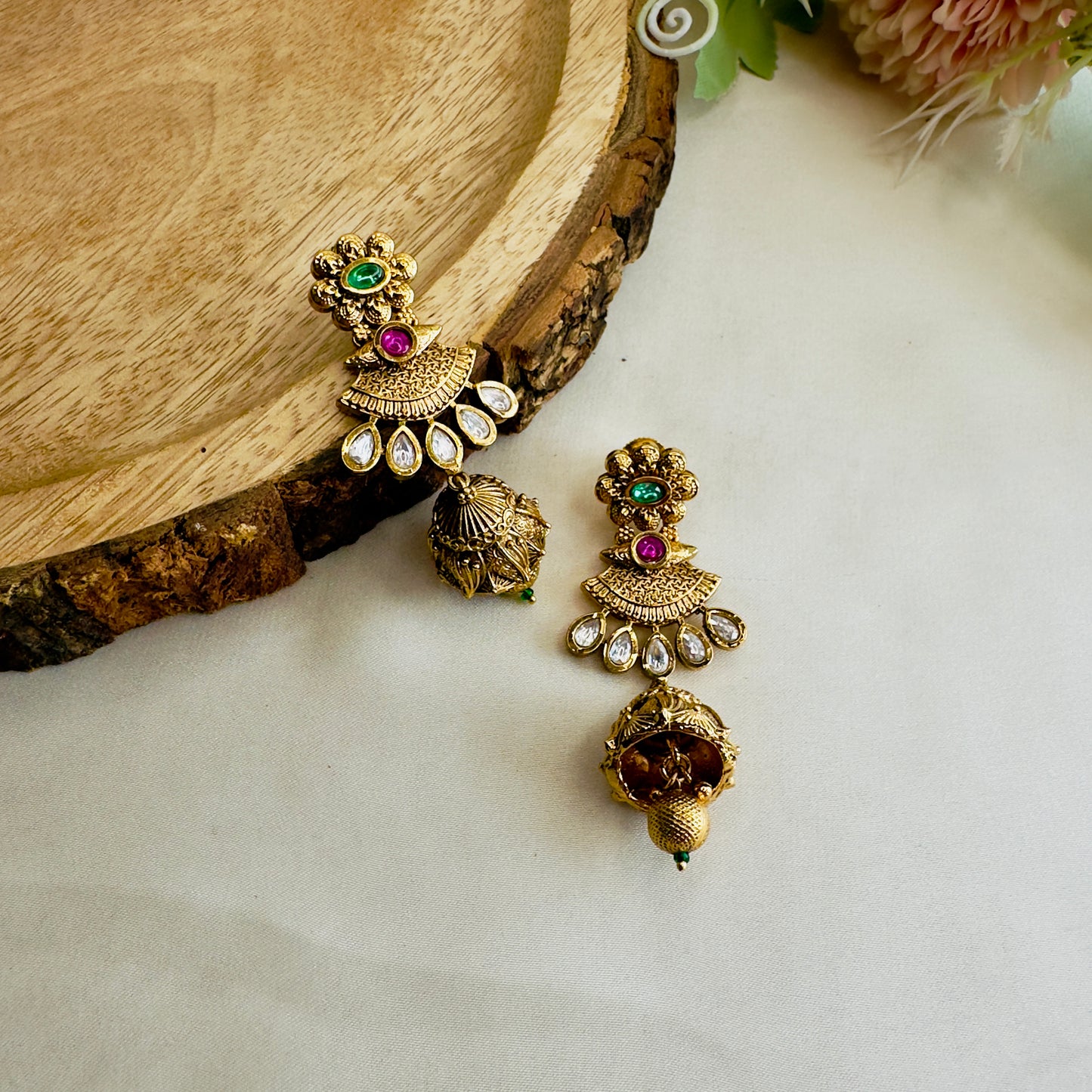 Sleek Rajwadi Kundan Jhumki Earrings