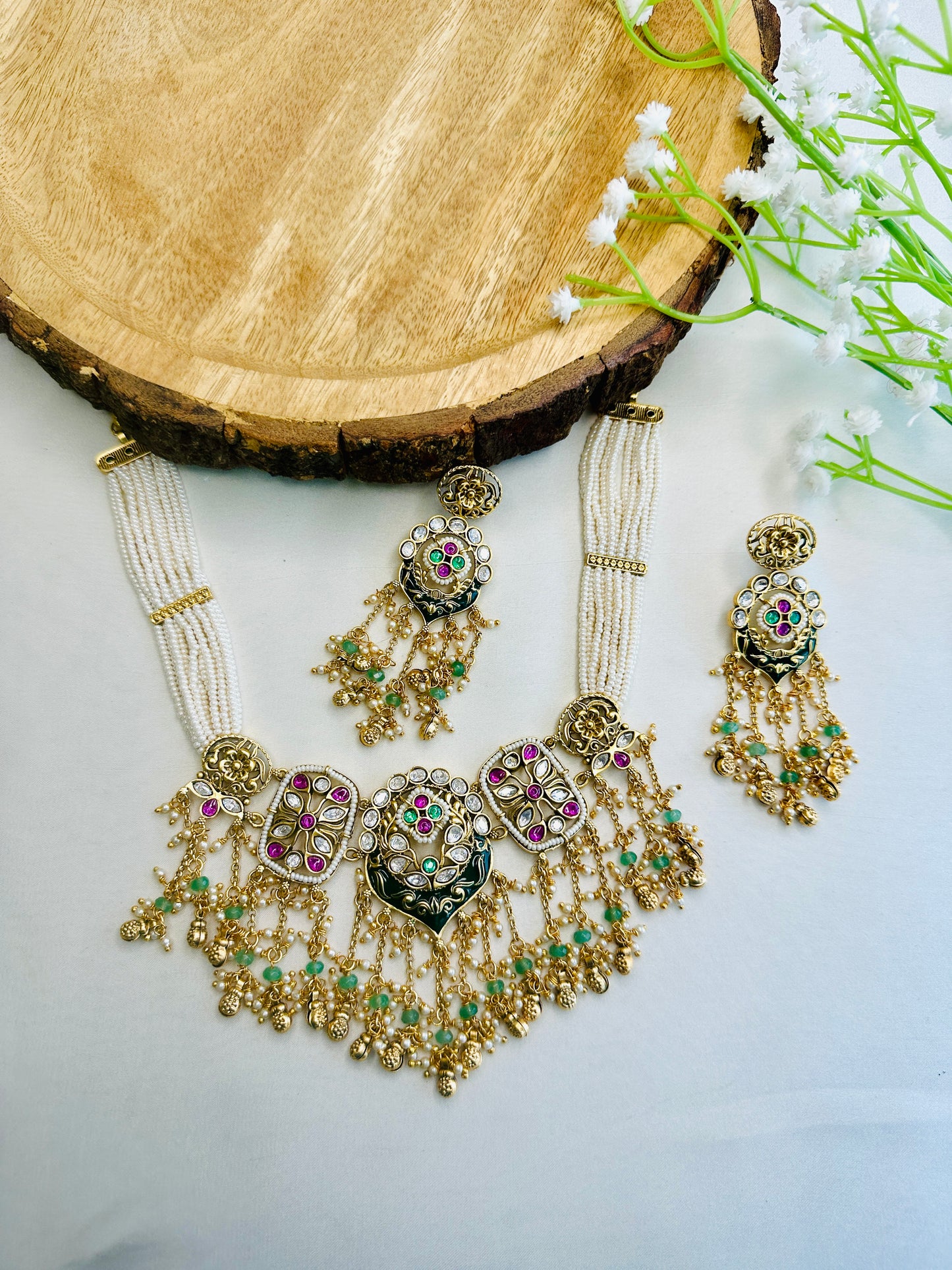Heritage Short Necklace Set
