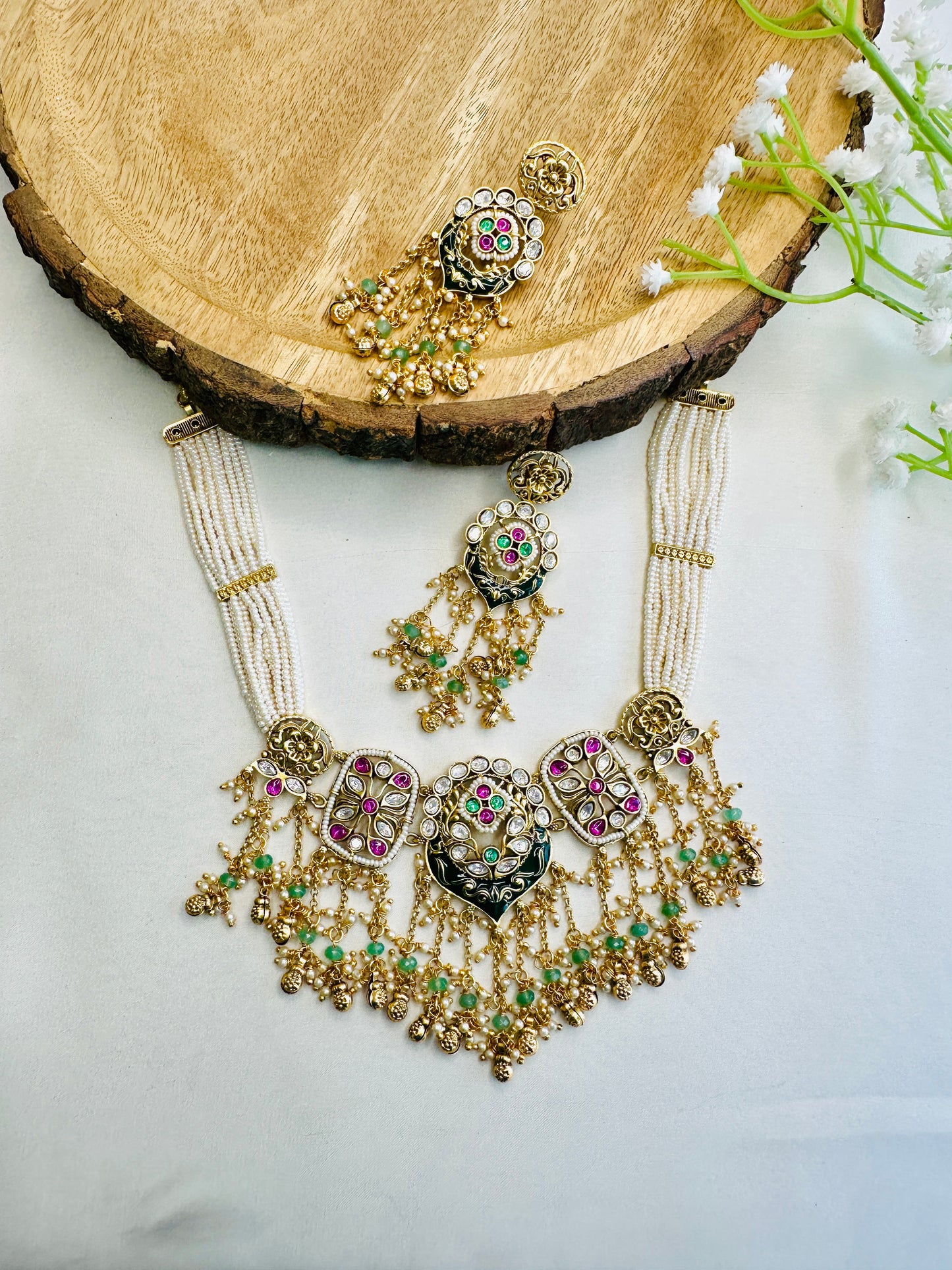 Heritage Short Necklace Set