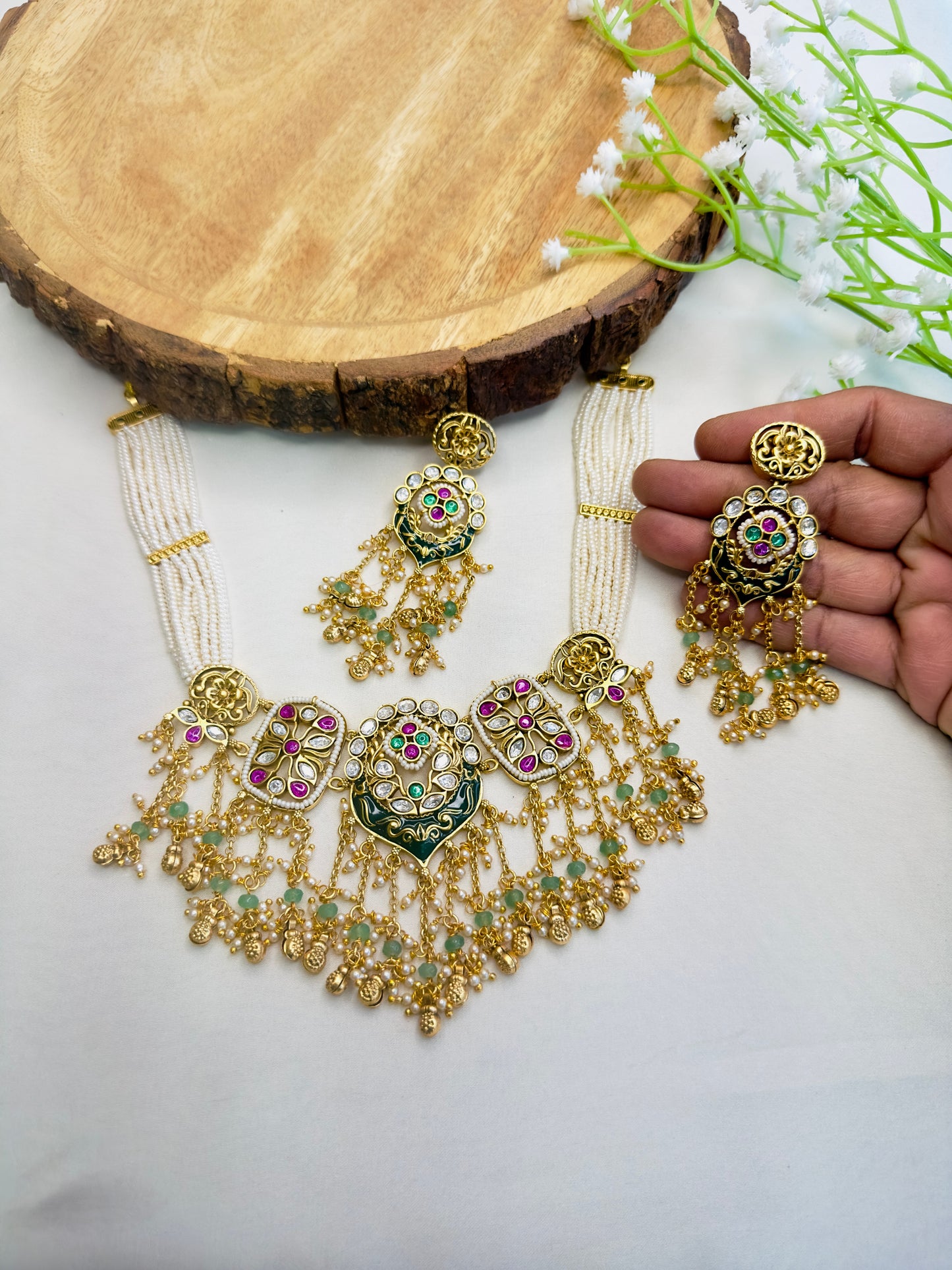 Heritage Short Necklace Set