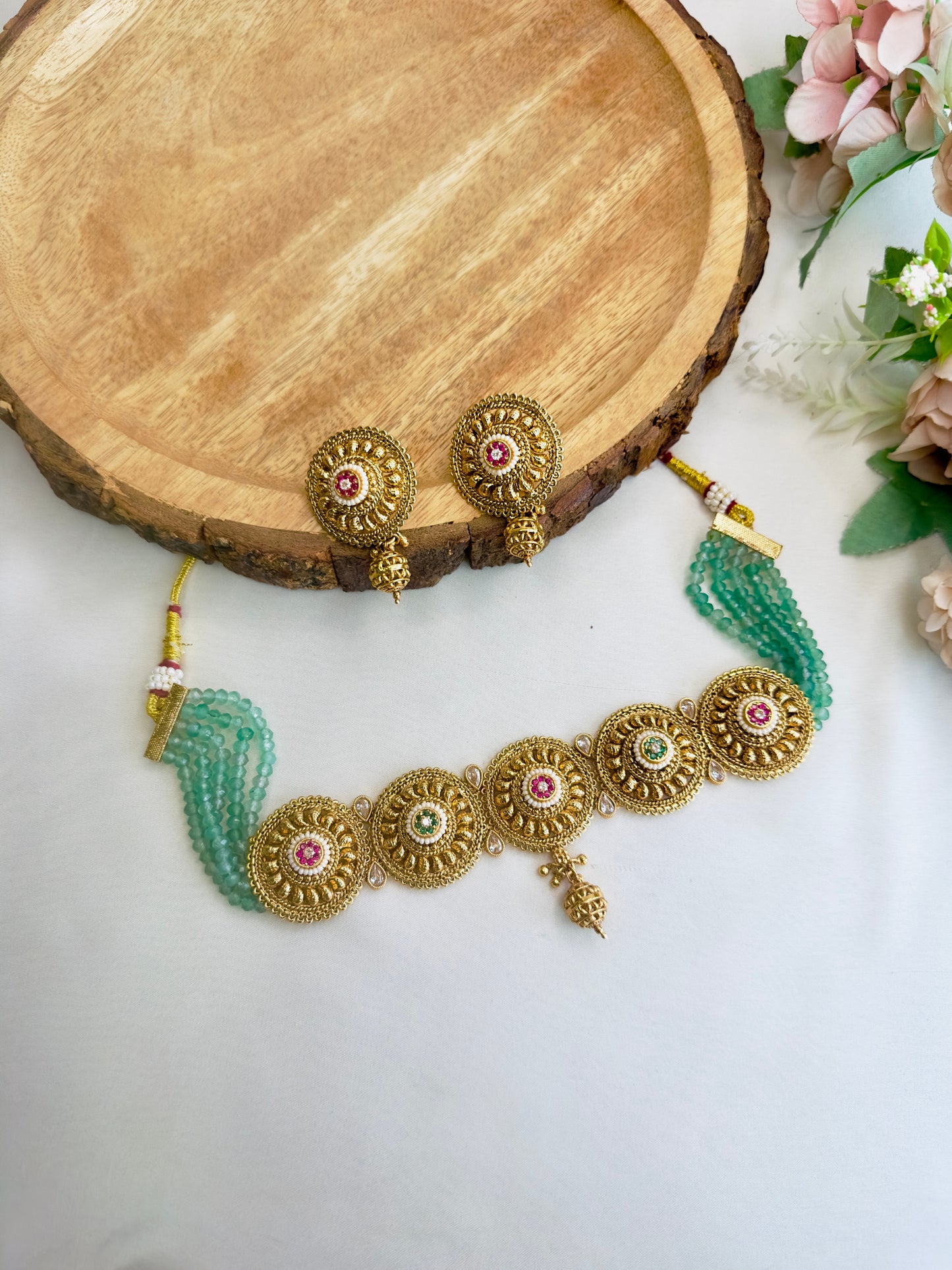 Five Pendant Golden Polish Choker Set