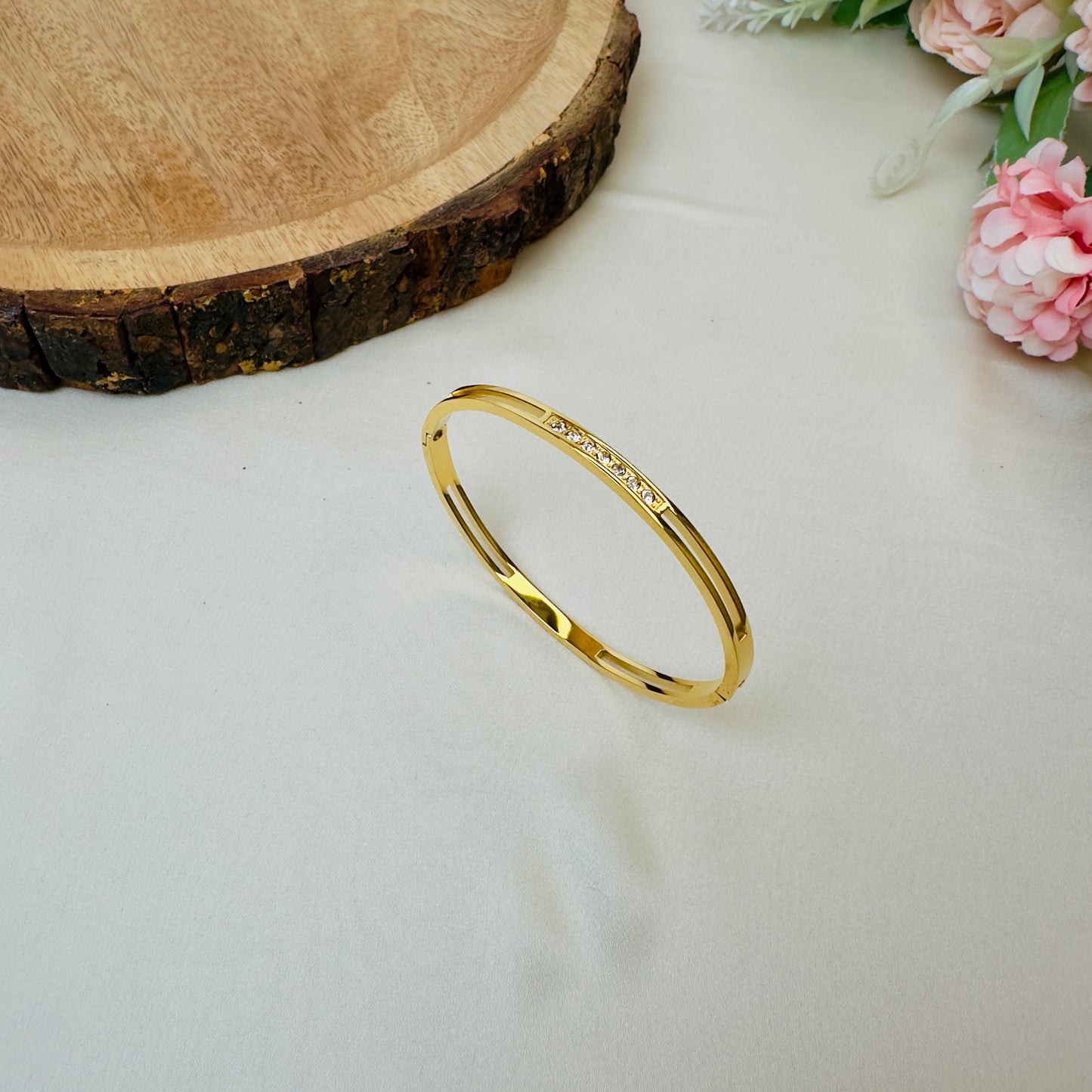 Tarnish Free Sleek Bracele