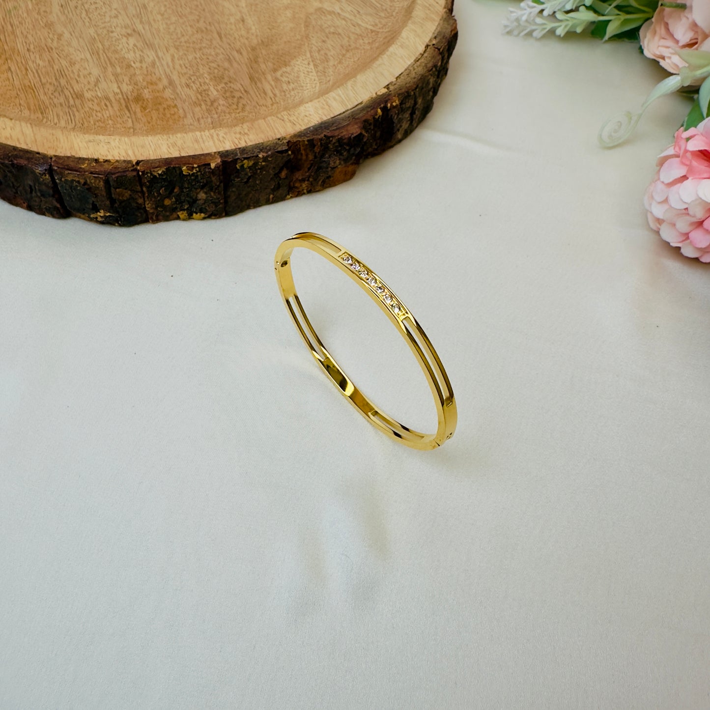 Tarnish Free Sleek Bracele