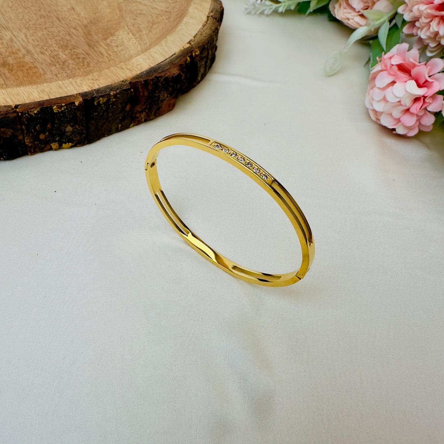 Tarnish Free Sleek Bracele