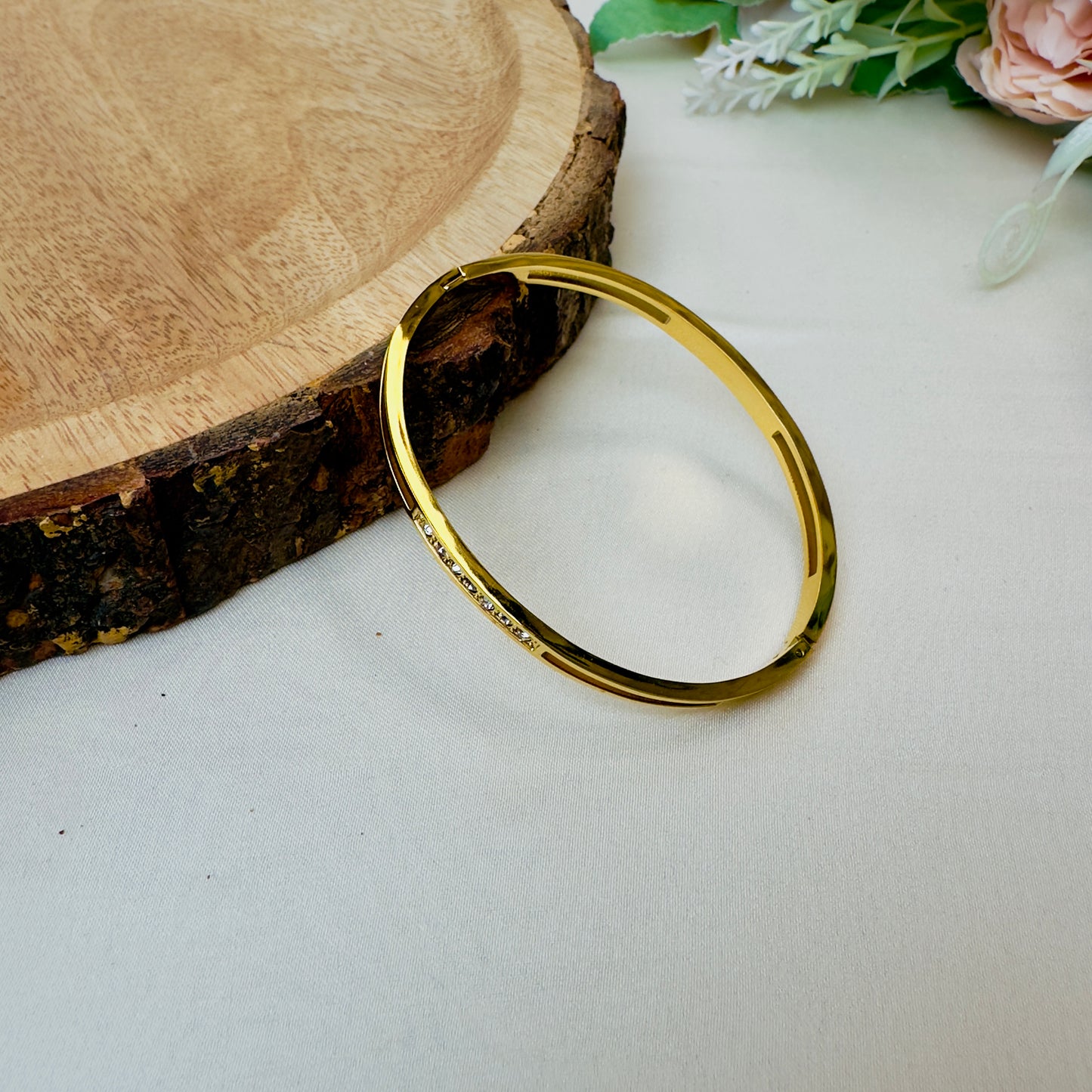 Tarnish Free Sleek Bracele