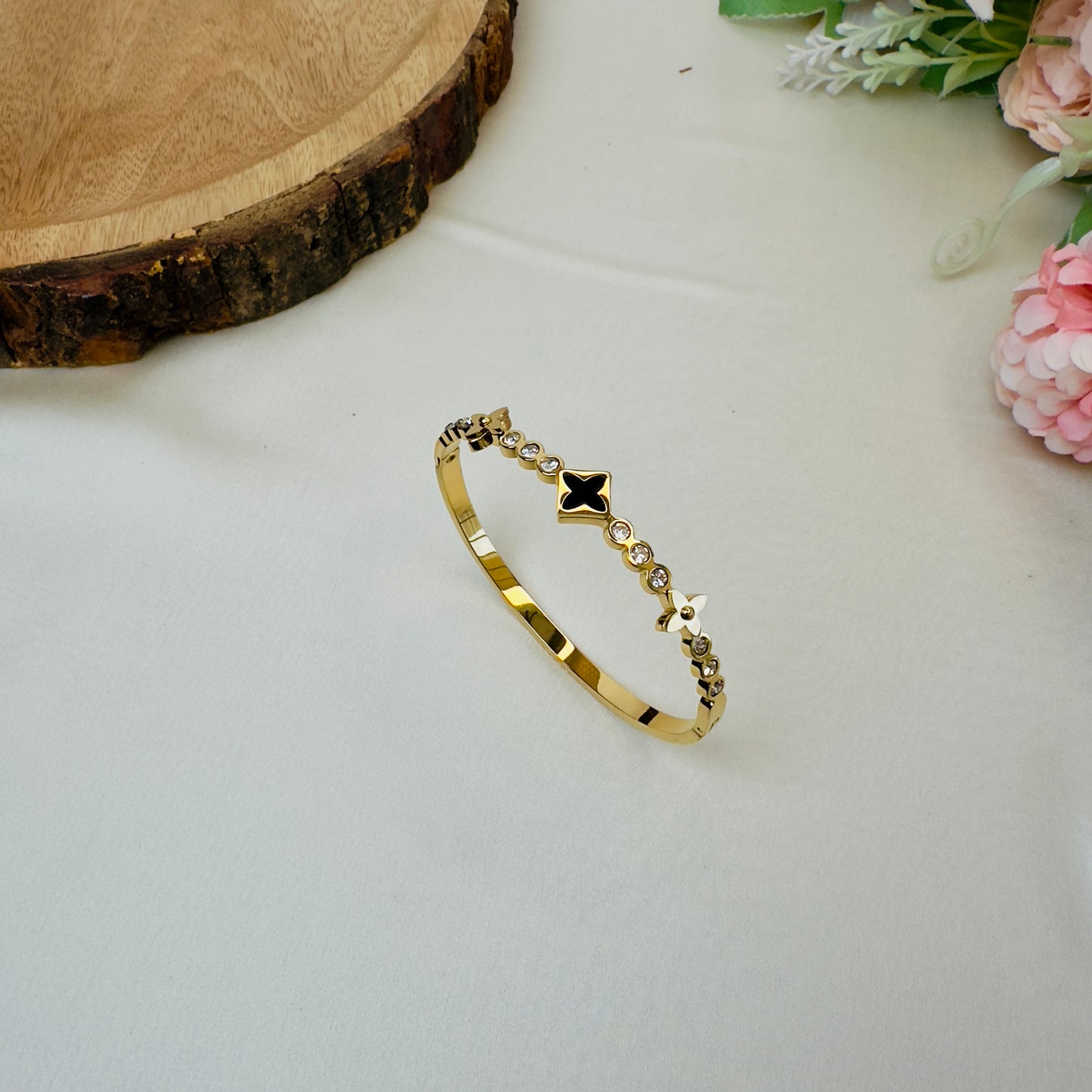 Clove Design Tarnish Free Bracelet