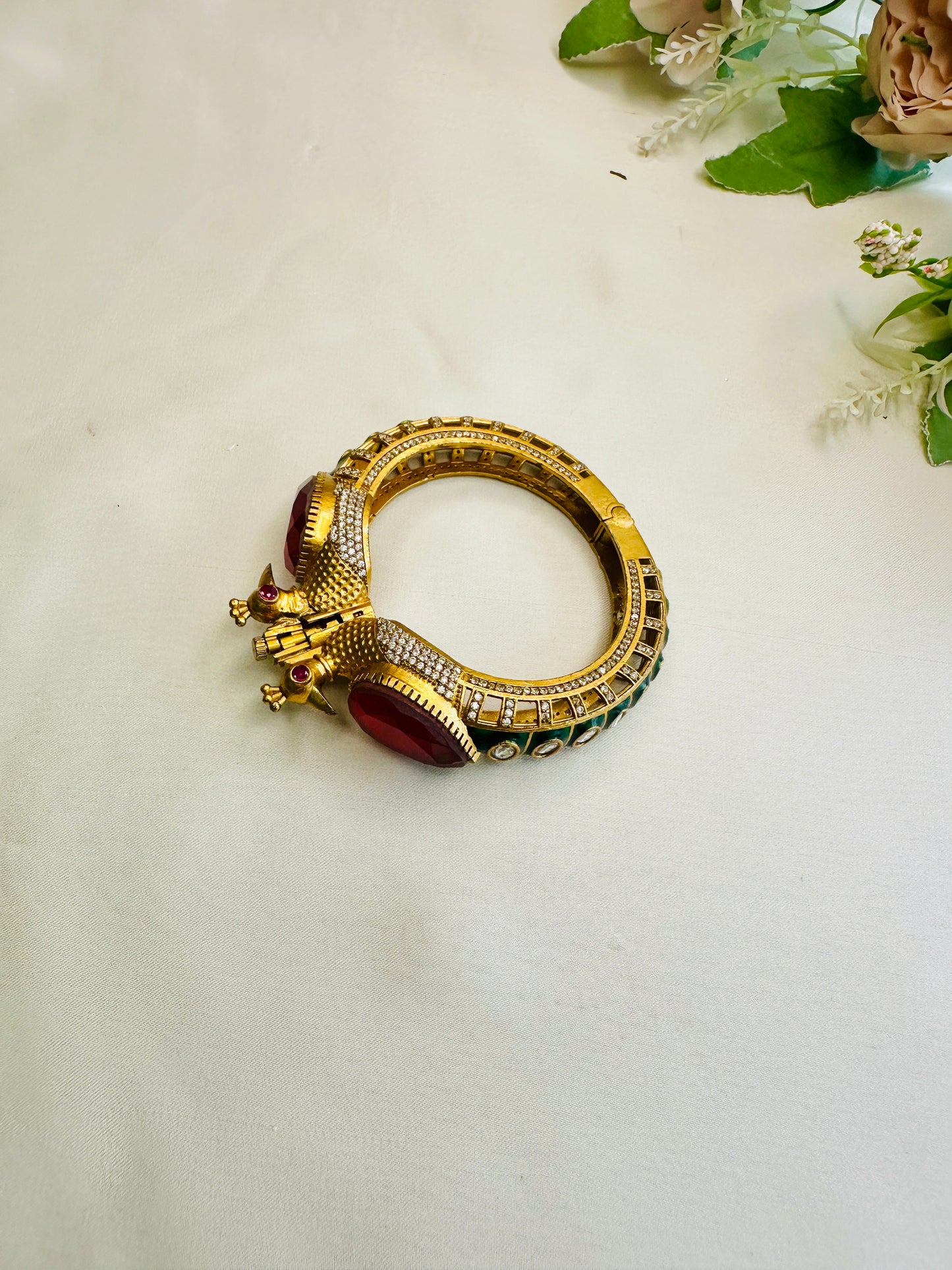 Peacock Motif Doublet openable Bracelet